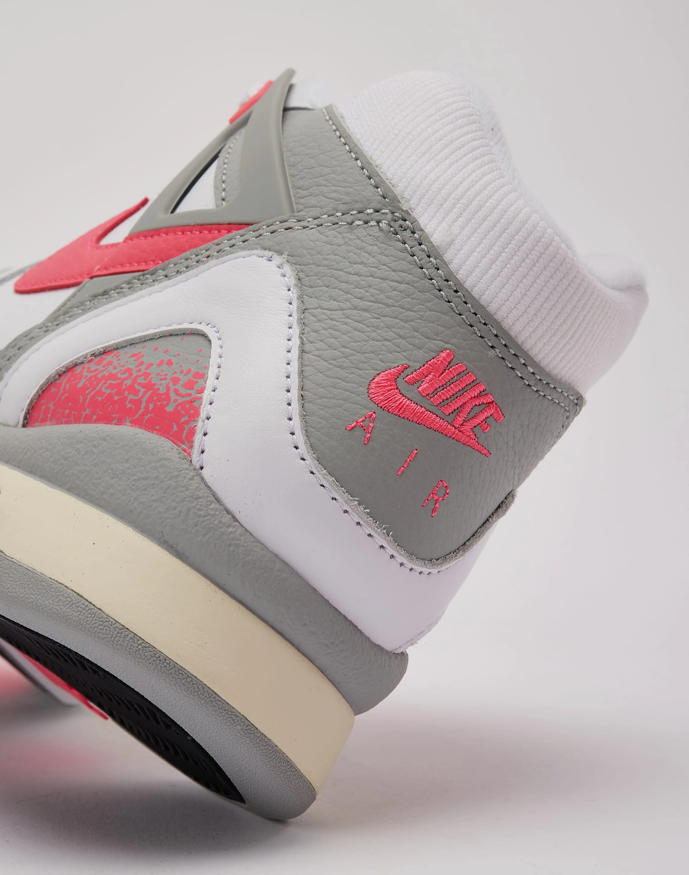 Nike Air Tech Challenge 2 Chic Cool Abrasion Resistant Outsole