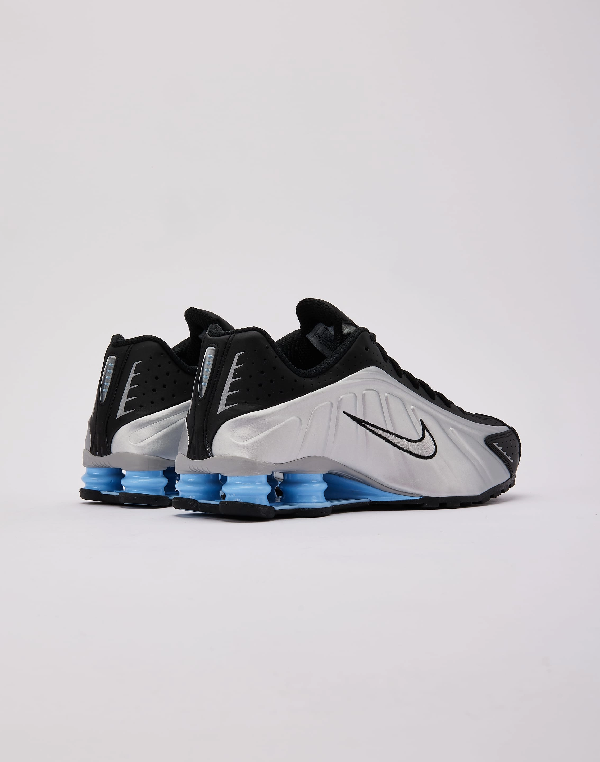 lightweight construction shoes sports innovation Nike Shox R4