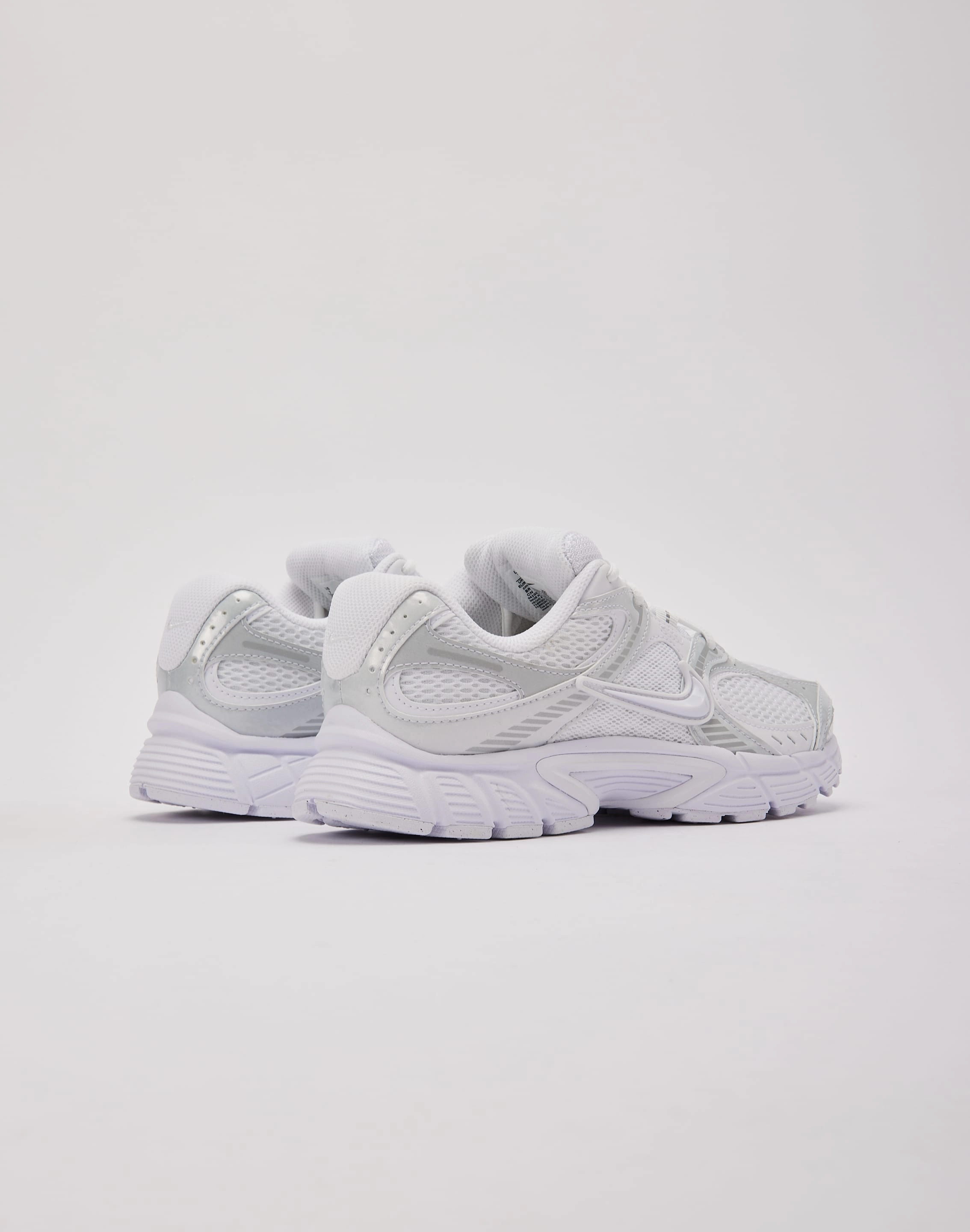 Nike V5 RNR budget - friendly running shoes Shock Dispersing Structure