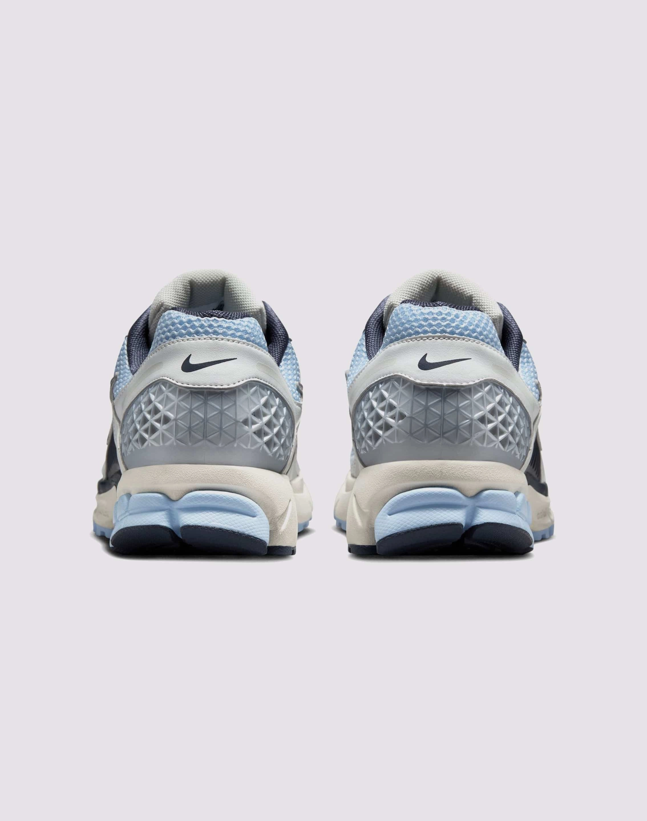 stability feature Nike Zoom Vomero 5