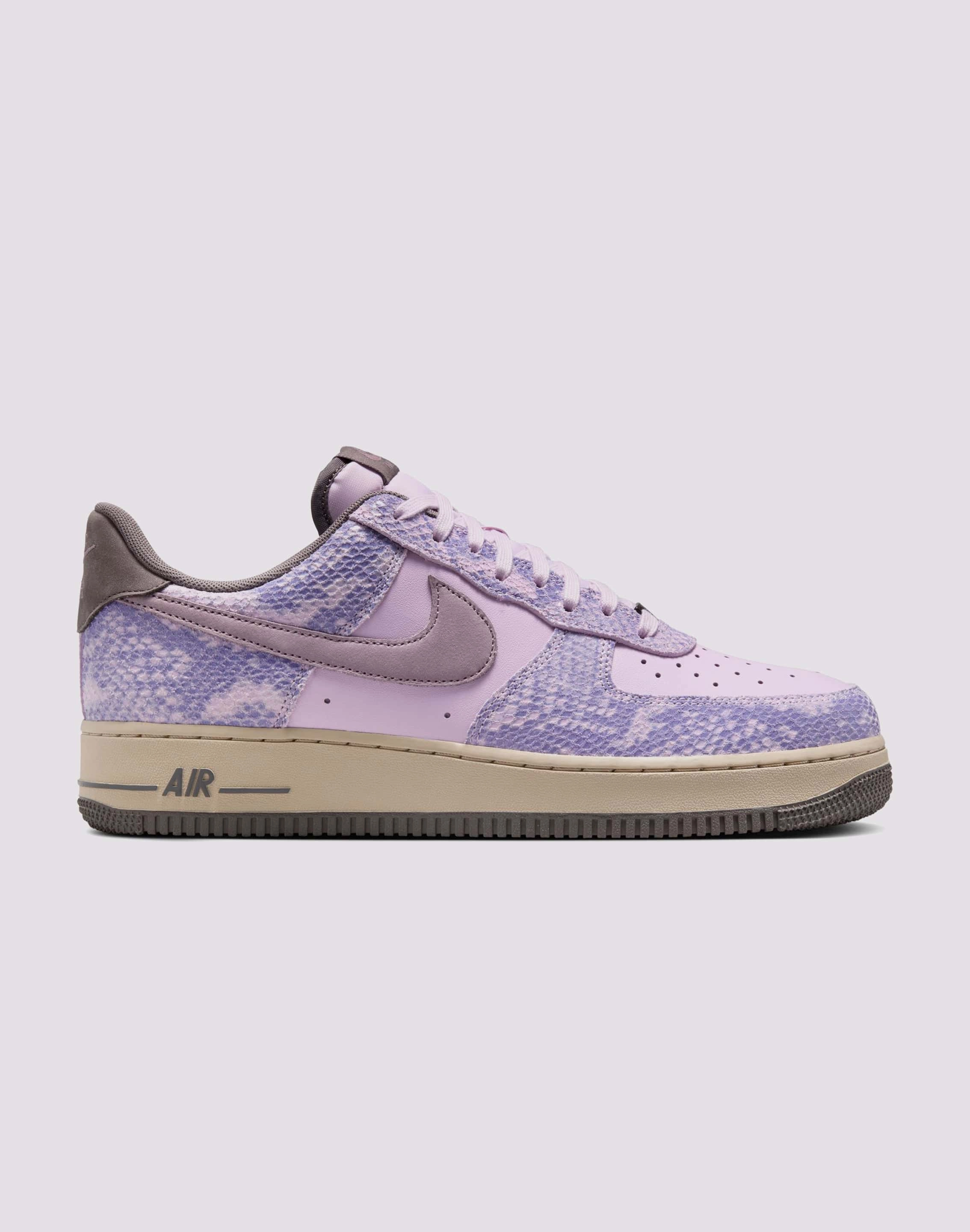 Neutral Glow Nike Air Force 1 '07 LV8