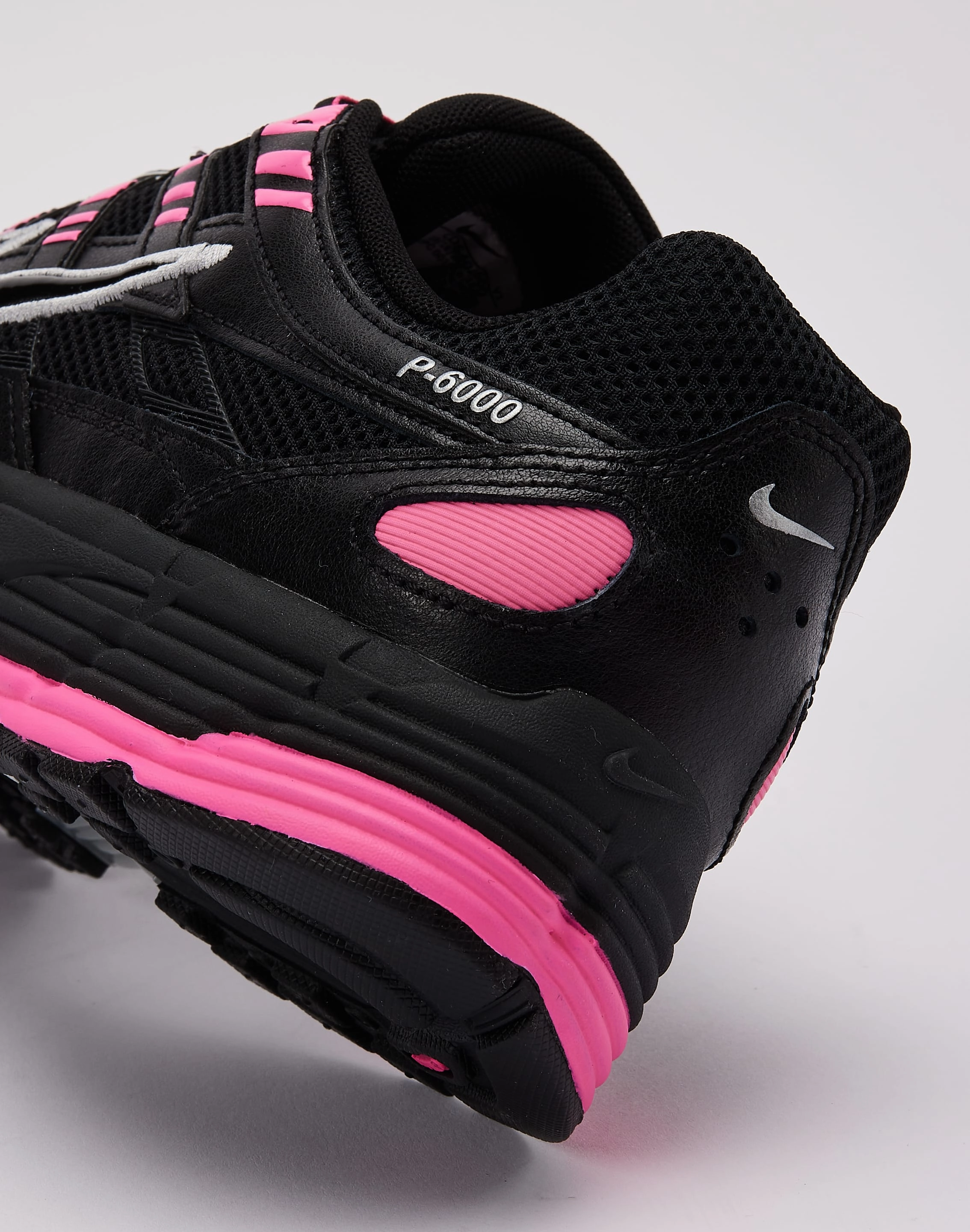 Nike P-6000 Exceptional experience Lockdown Wings