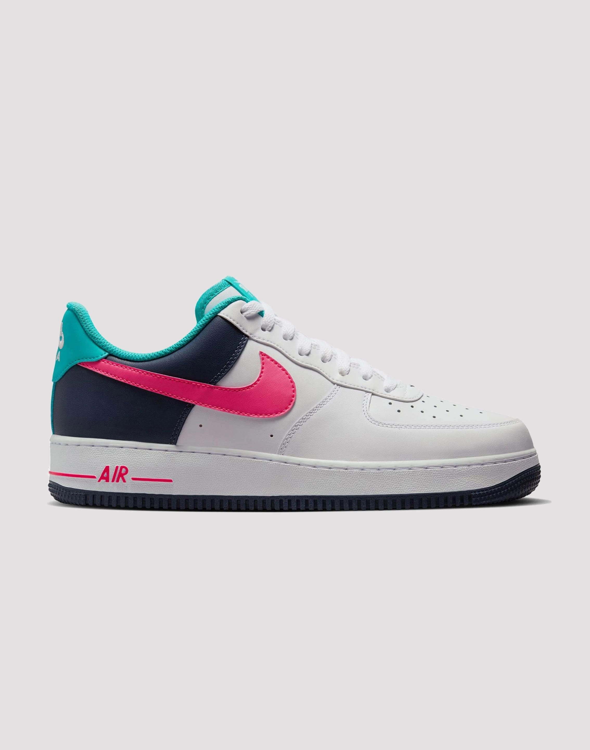 Step Light Nike Air Force 1 Low
