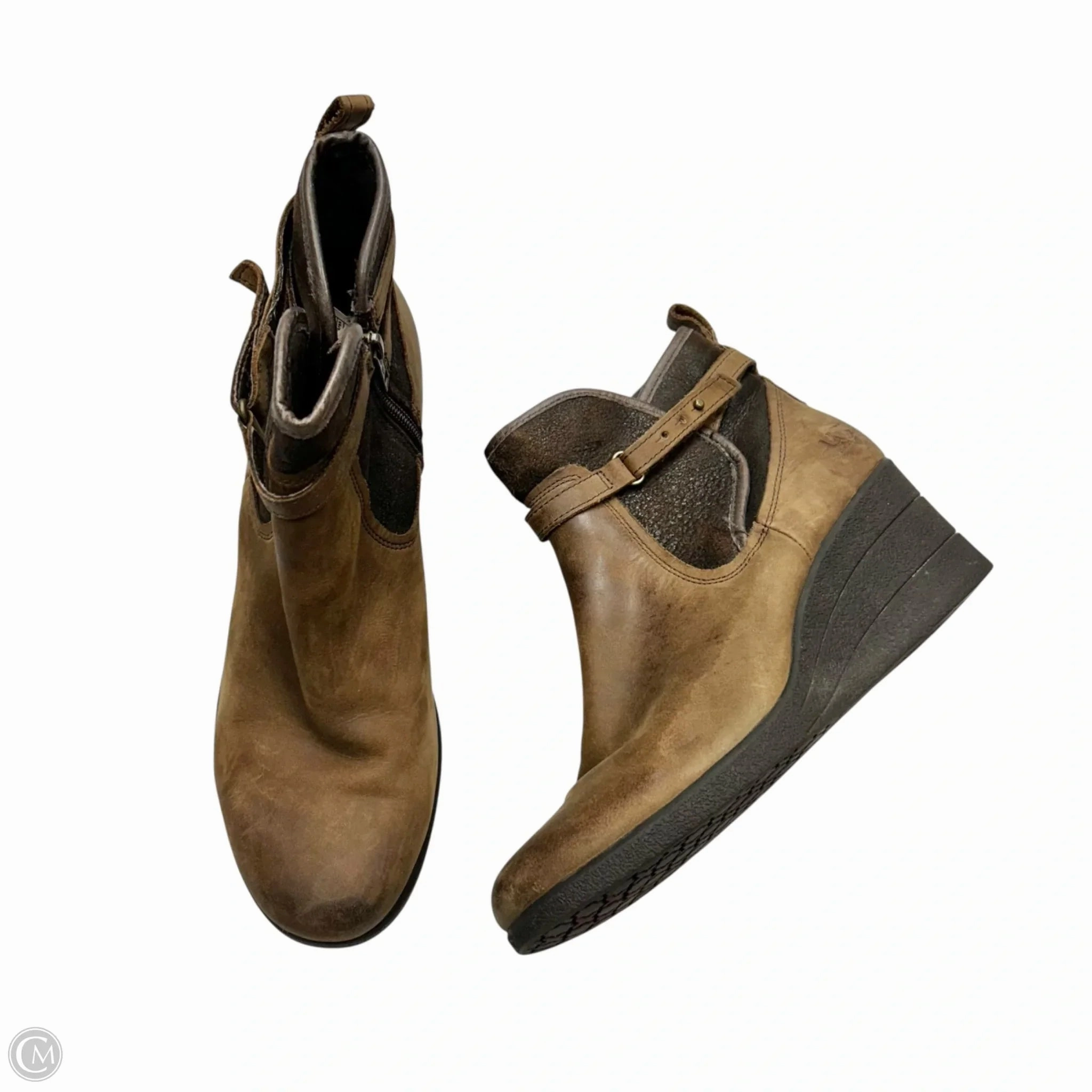 Shock Absorption Technology Boots Designer By Ugg In Brown, Size: 9