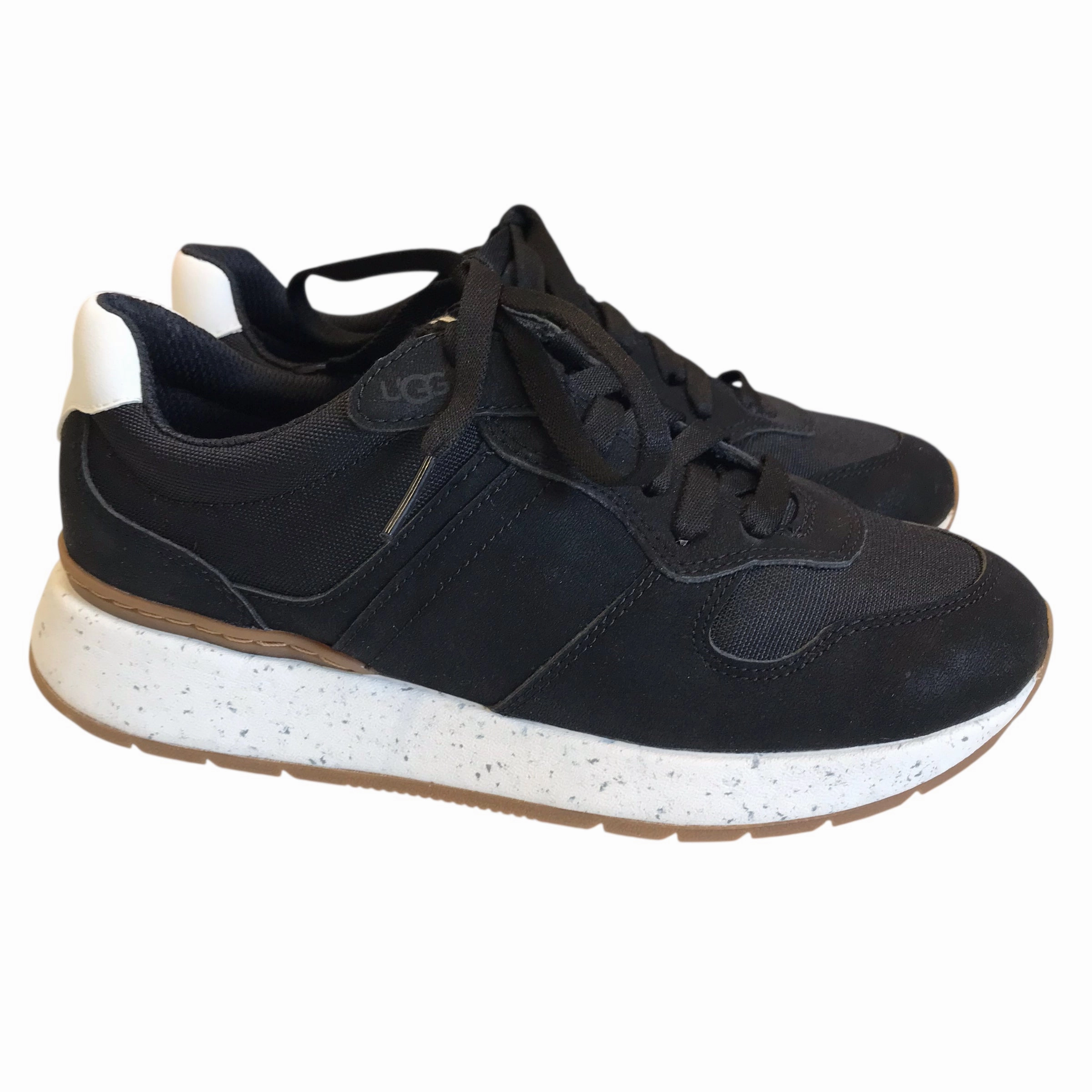 Enhanced grip Hill Tough Shoes Designer By Ugg In Black, Size:6