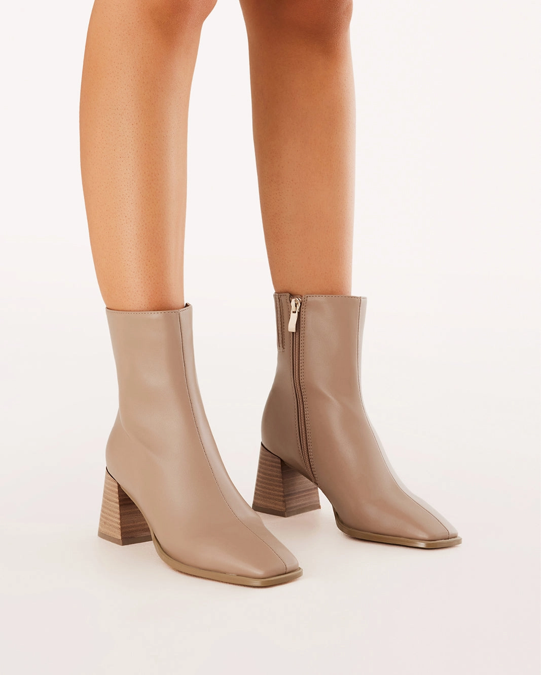 Protective Finish Urban Commute ALANIA - ALMOND