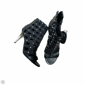 quick dry Sandals Designer By Michael Kors In Black, Size: 8