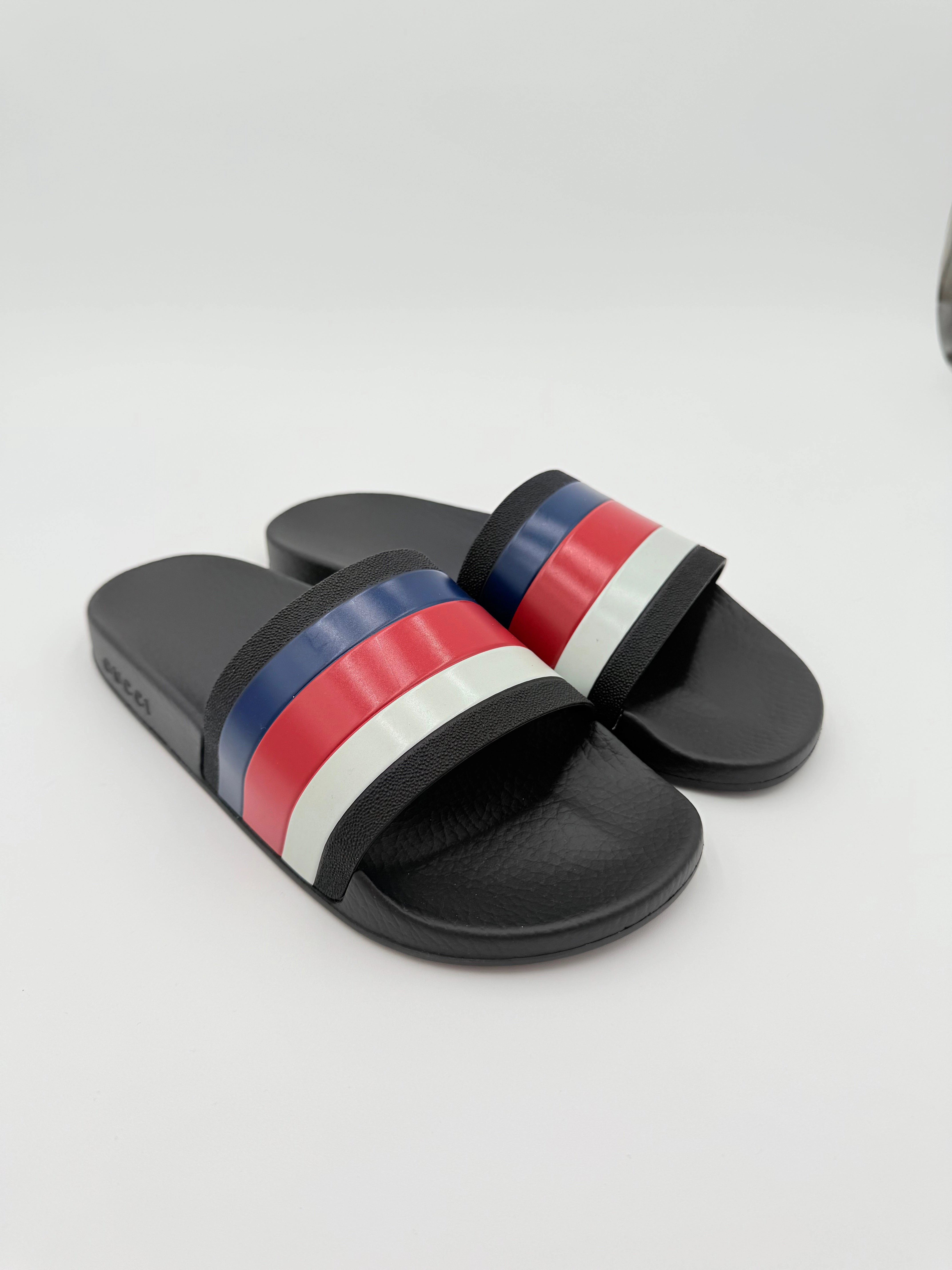 Sandals Luxury Designer By Gucci In Black, Size:10 Slip Resistant