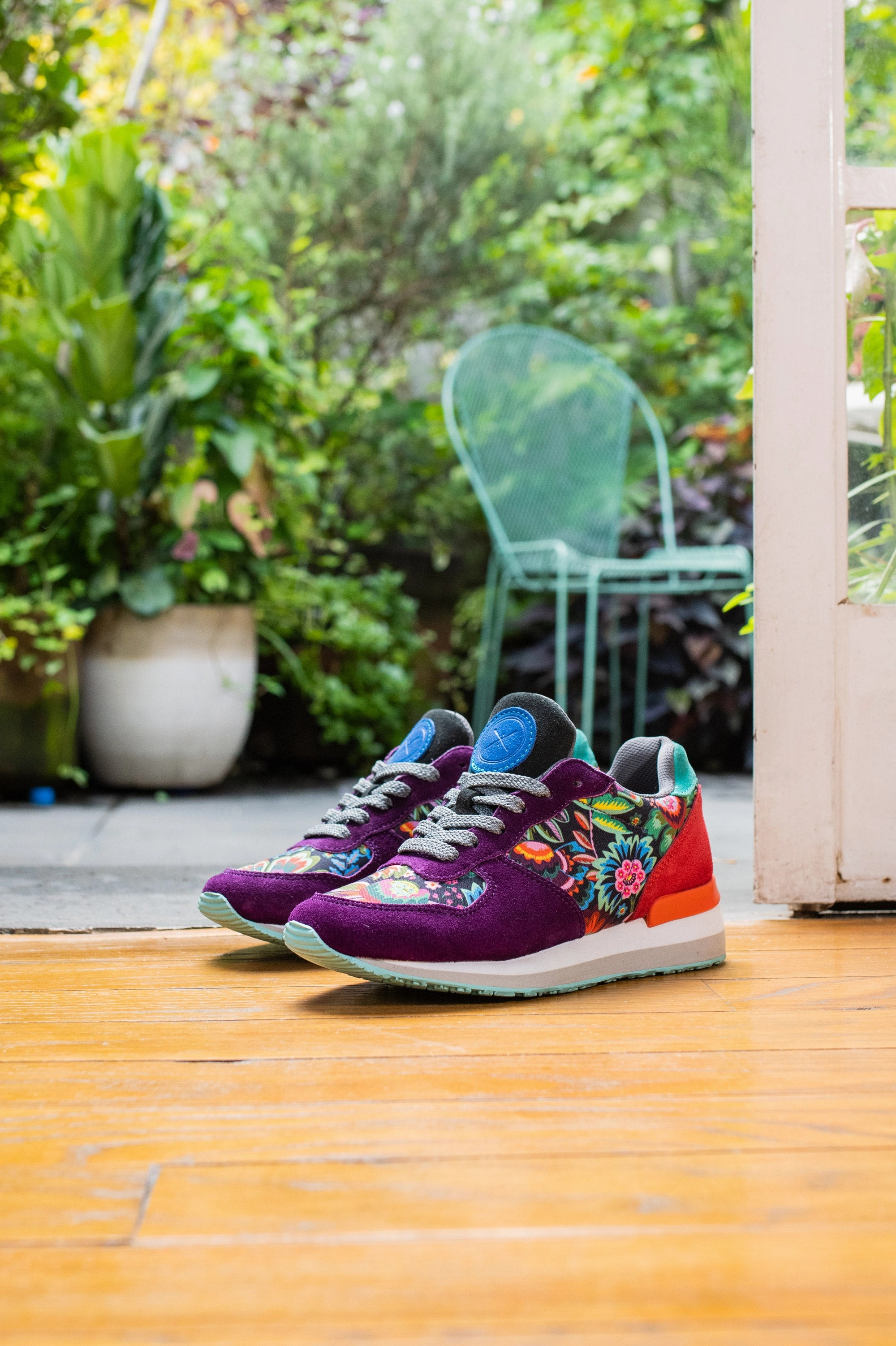 Unidirectional Airflow Vents Resilient Touch Saras Cush Jogger