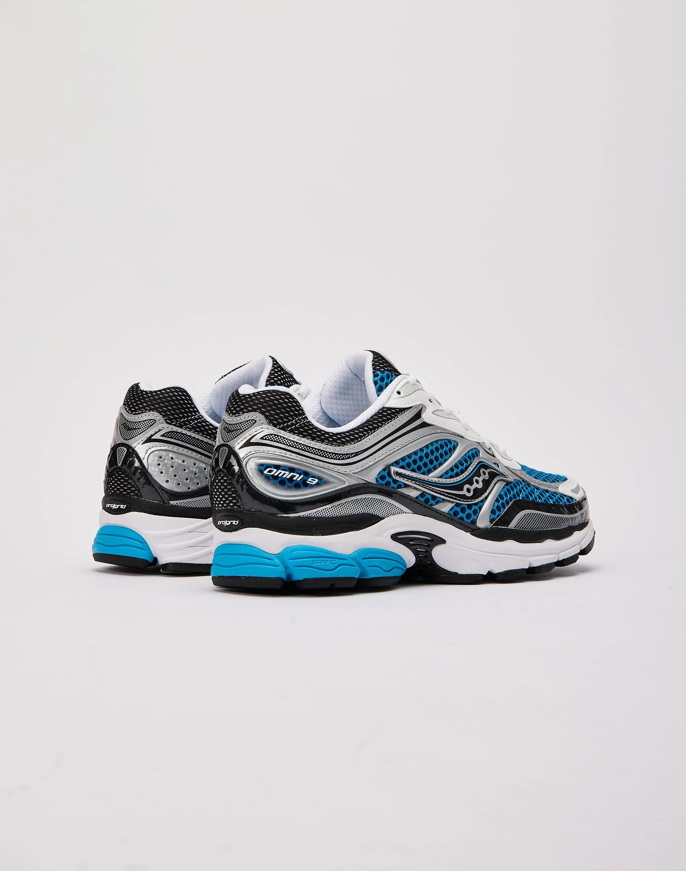 Saucony ProGrid Omni 9 AntiSlipTraction Foot Shaped Toe Box