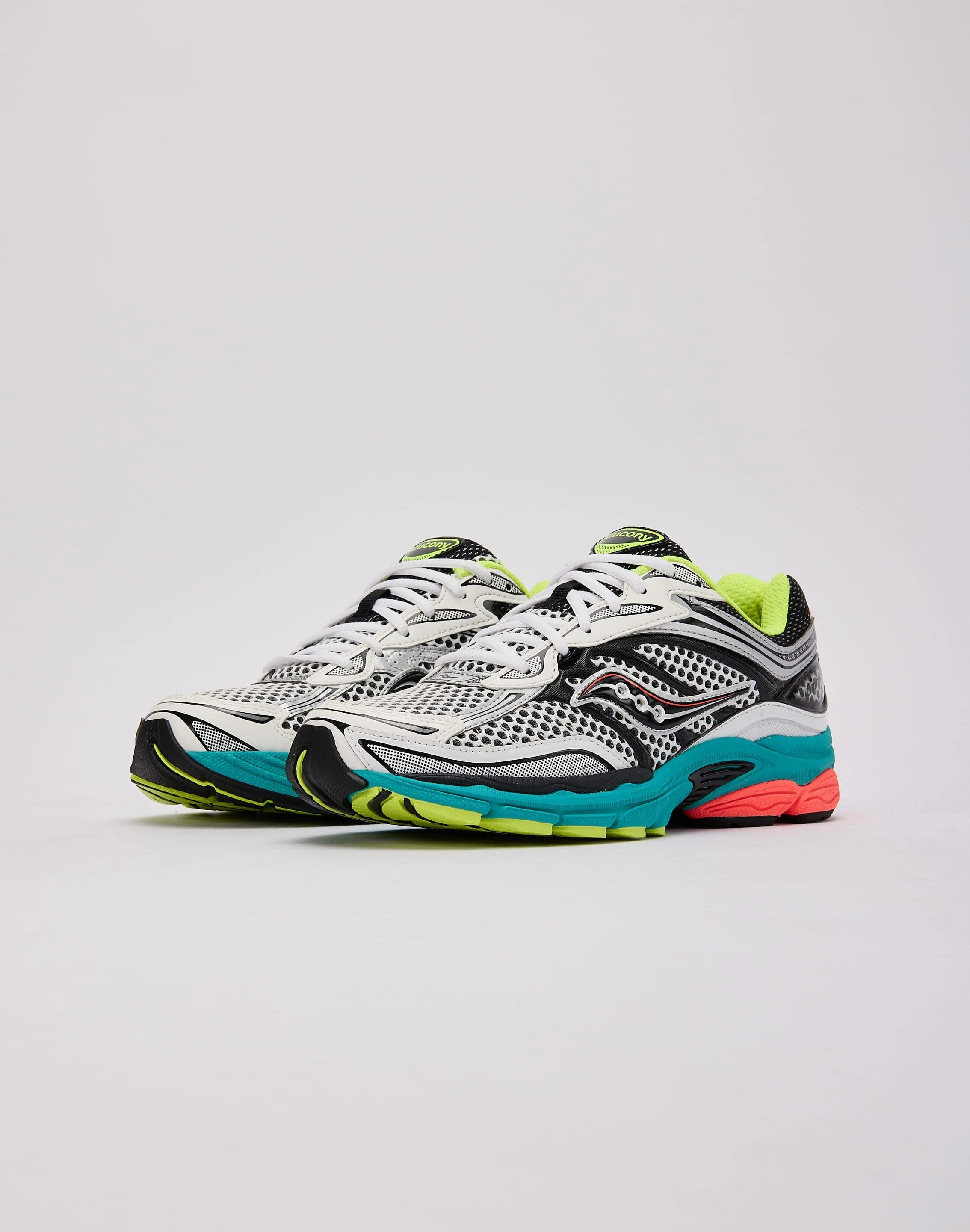 Ventilated Design Saucony ProGrid Omni 9