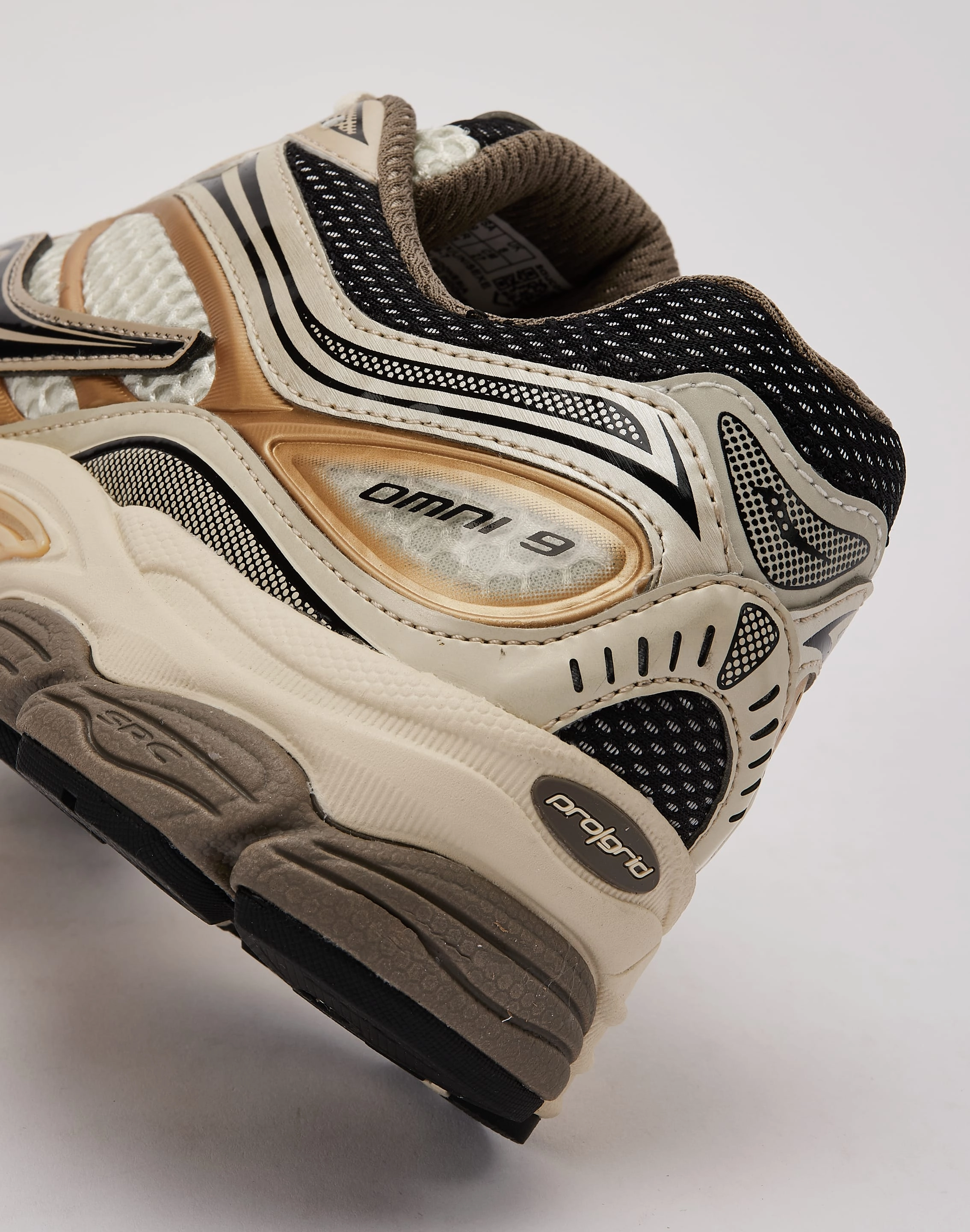 multi - color Saucony ProGrid Omni 9