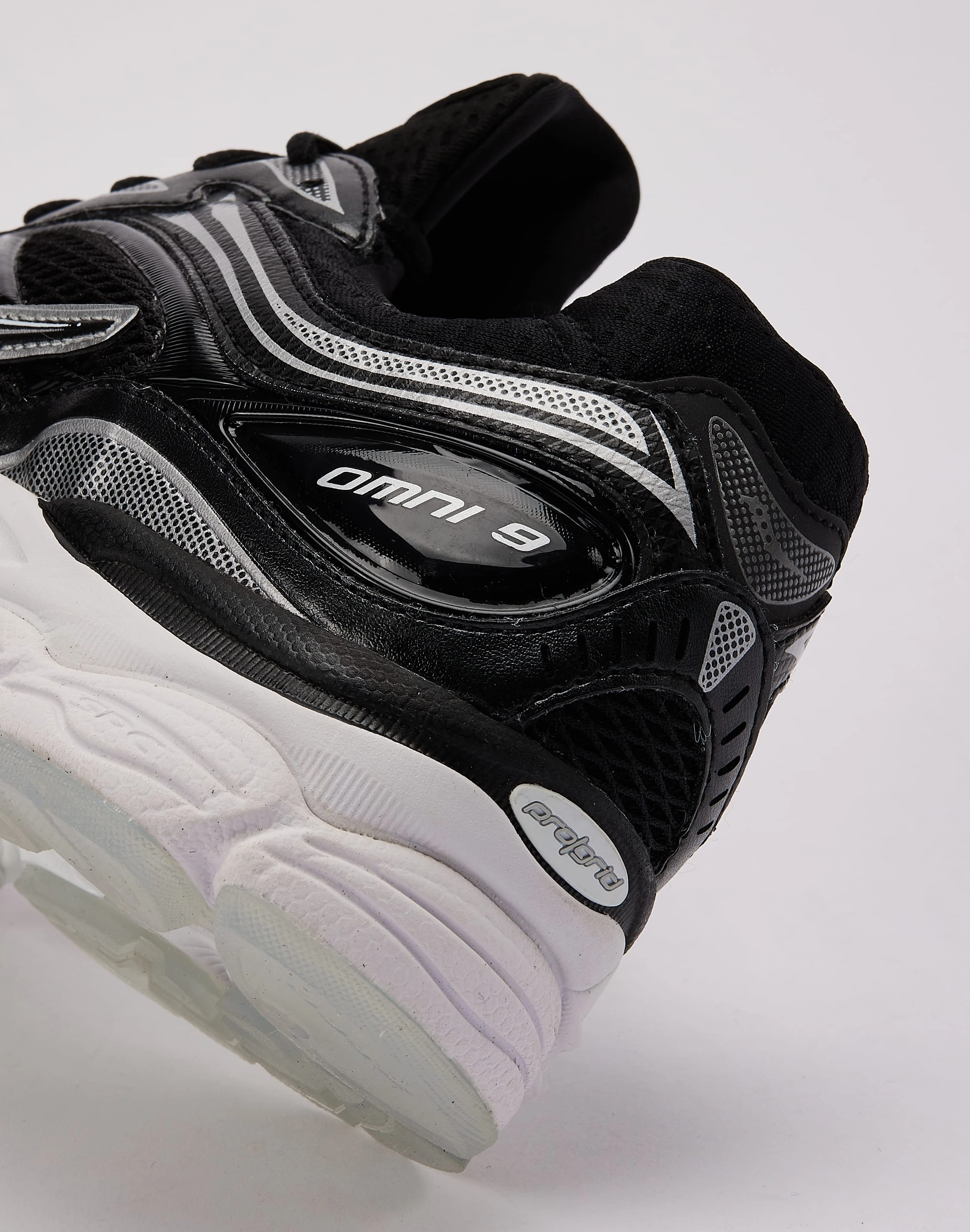 Saucony ProGrid Omni 9 running - challenge