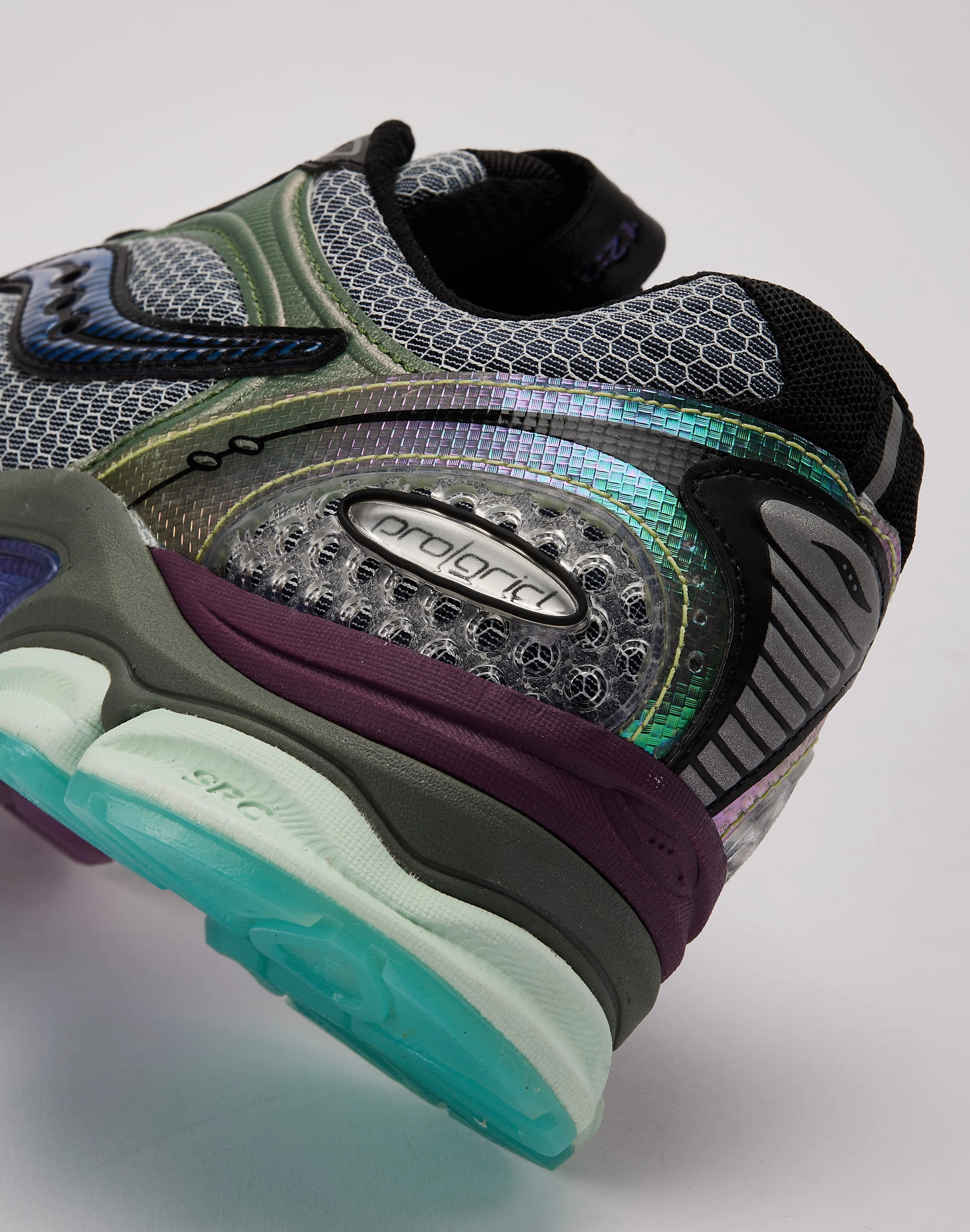 Saucony ProGrid Triumph 4 Perimeter Guard