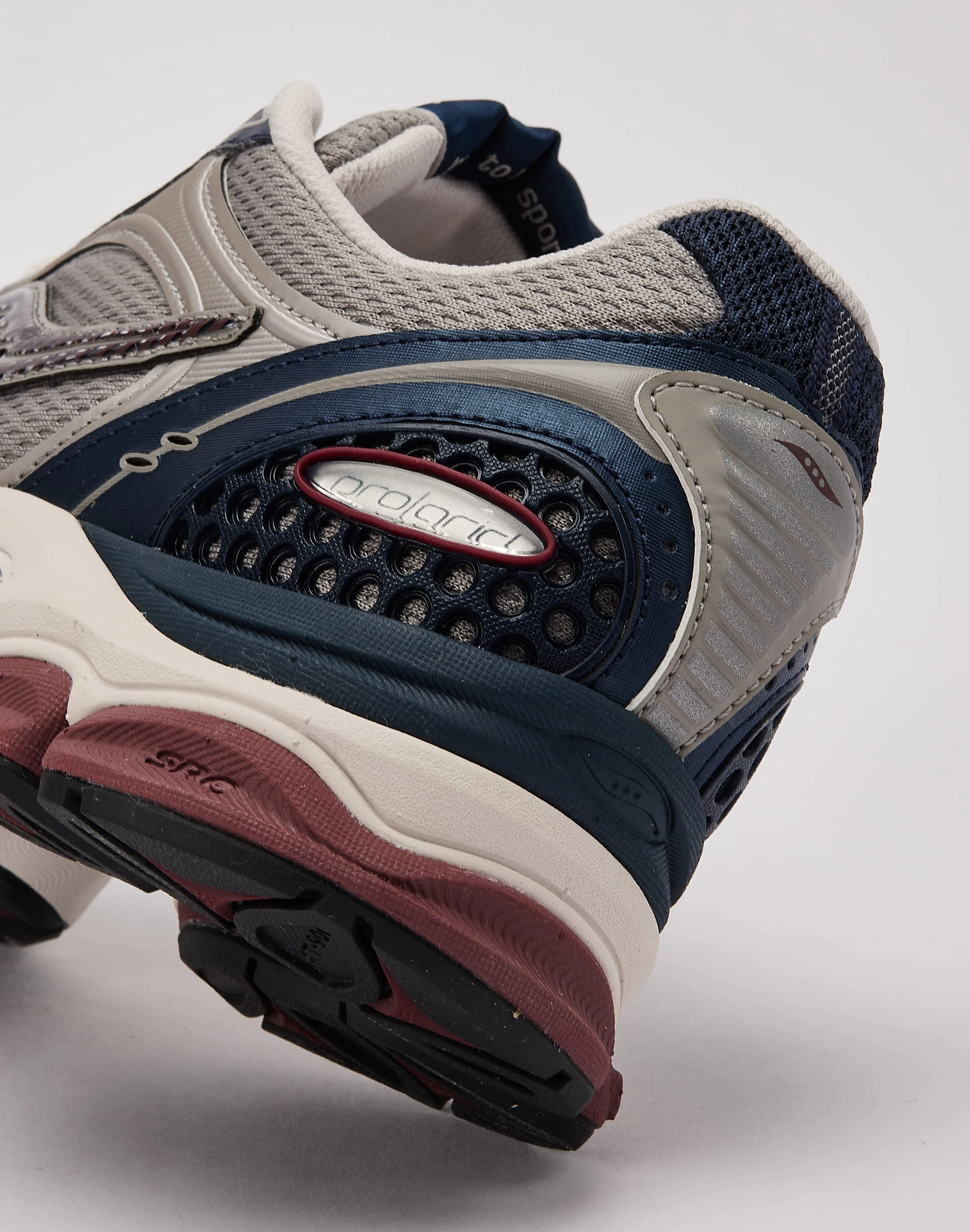 Saucony ProGrid Triumph 4 interval - training running shoes