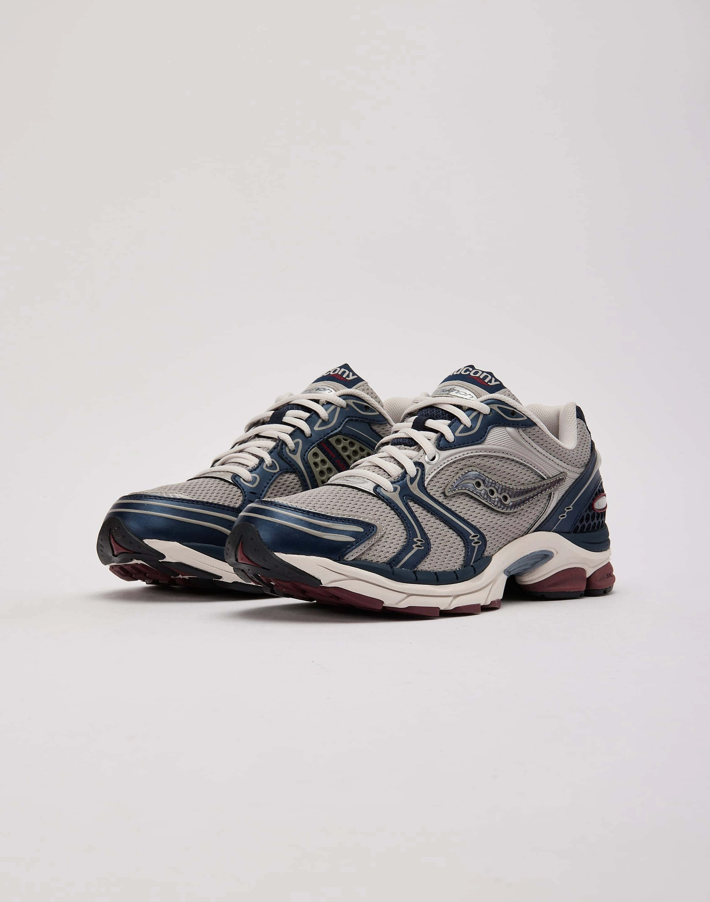 Saucony ProGrid Triumph 4 Unibody Construction midfoot - strike shoe answer