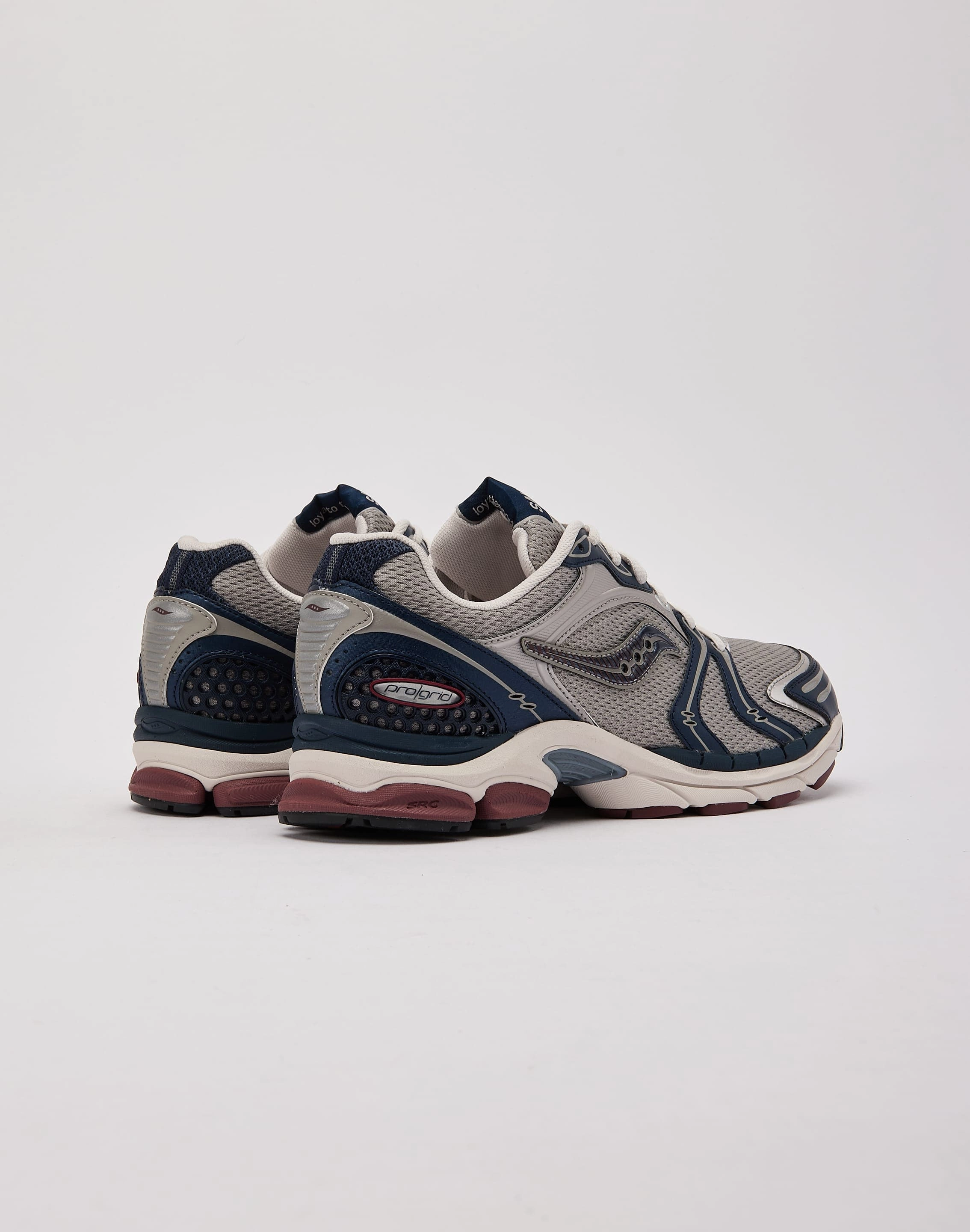 Durable Rubber Compound Saucony ProGrid Triumph 4