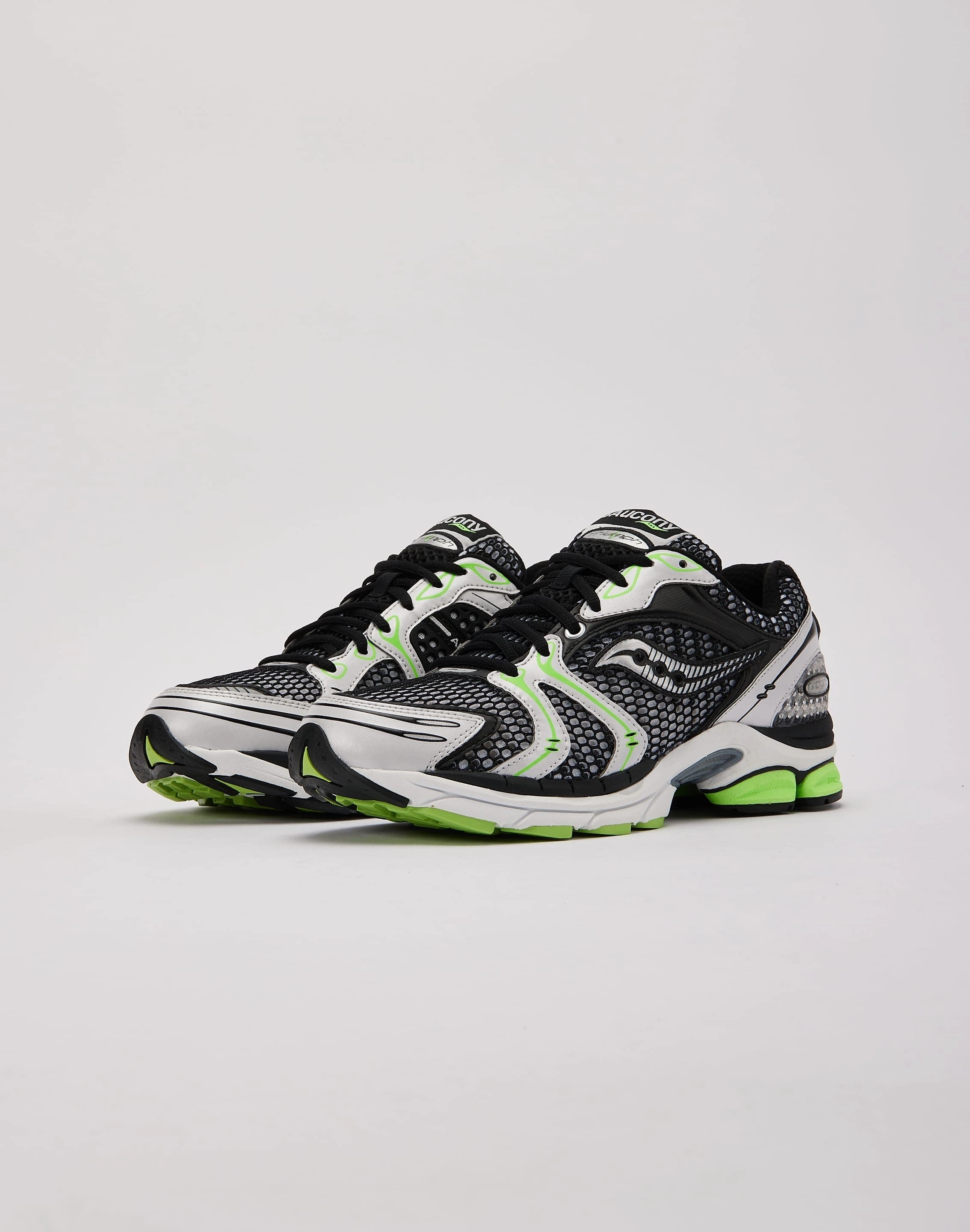 running in a canyon shoes Saucony ProGrid Triumph 4