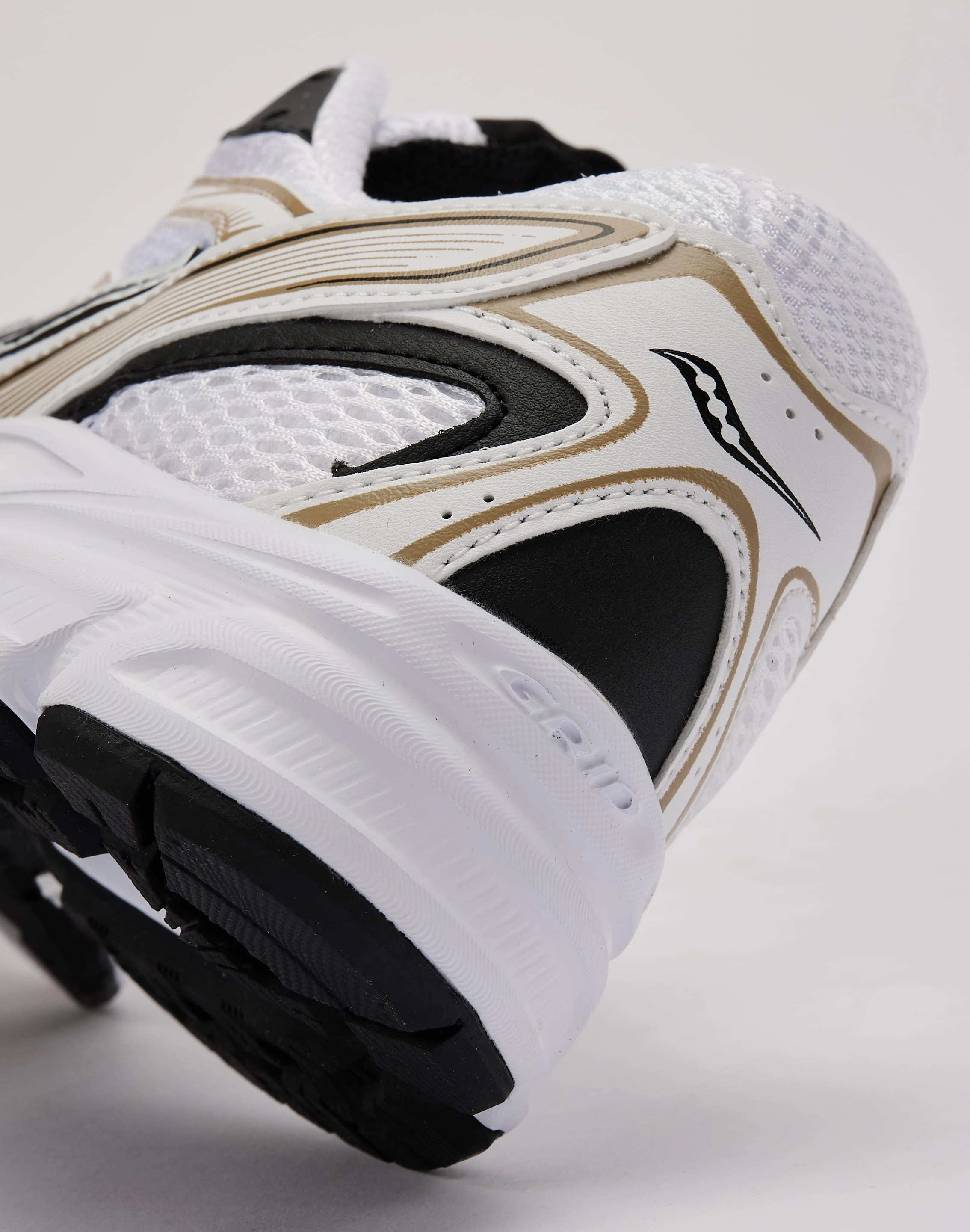 Saucony Ride Millennium running in a plastic bridge area shoes