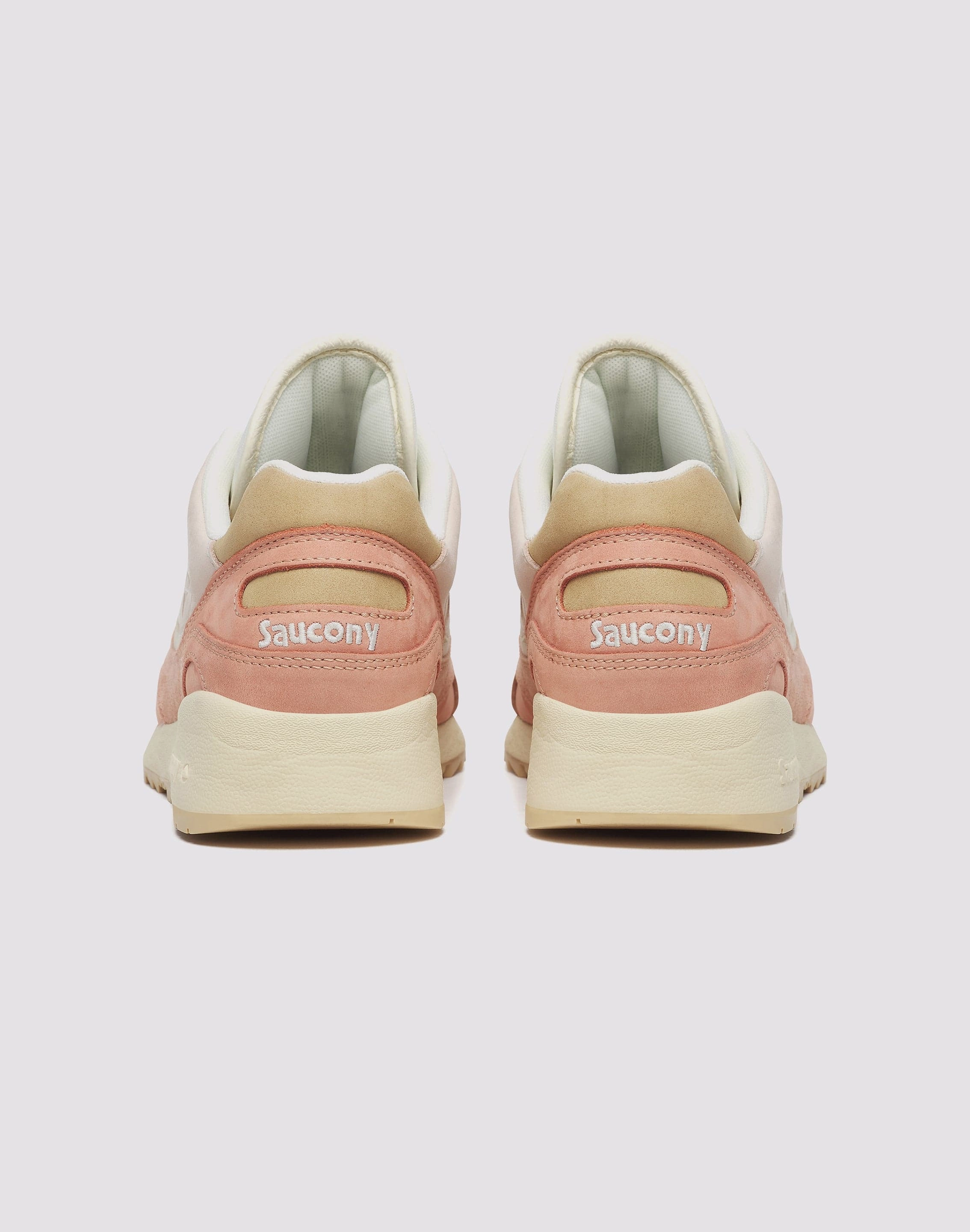 Comfortable Padding morning runner Saucony Shadow 6000 "Sail"