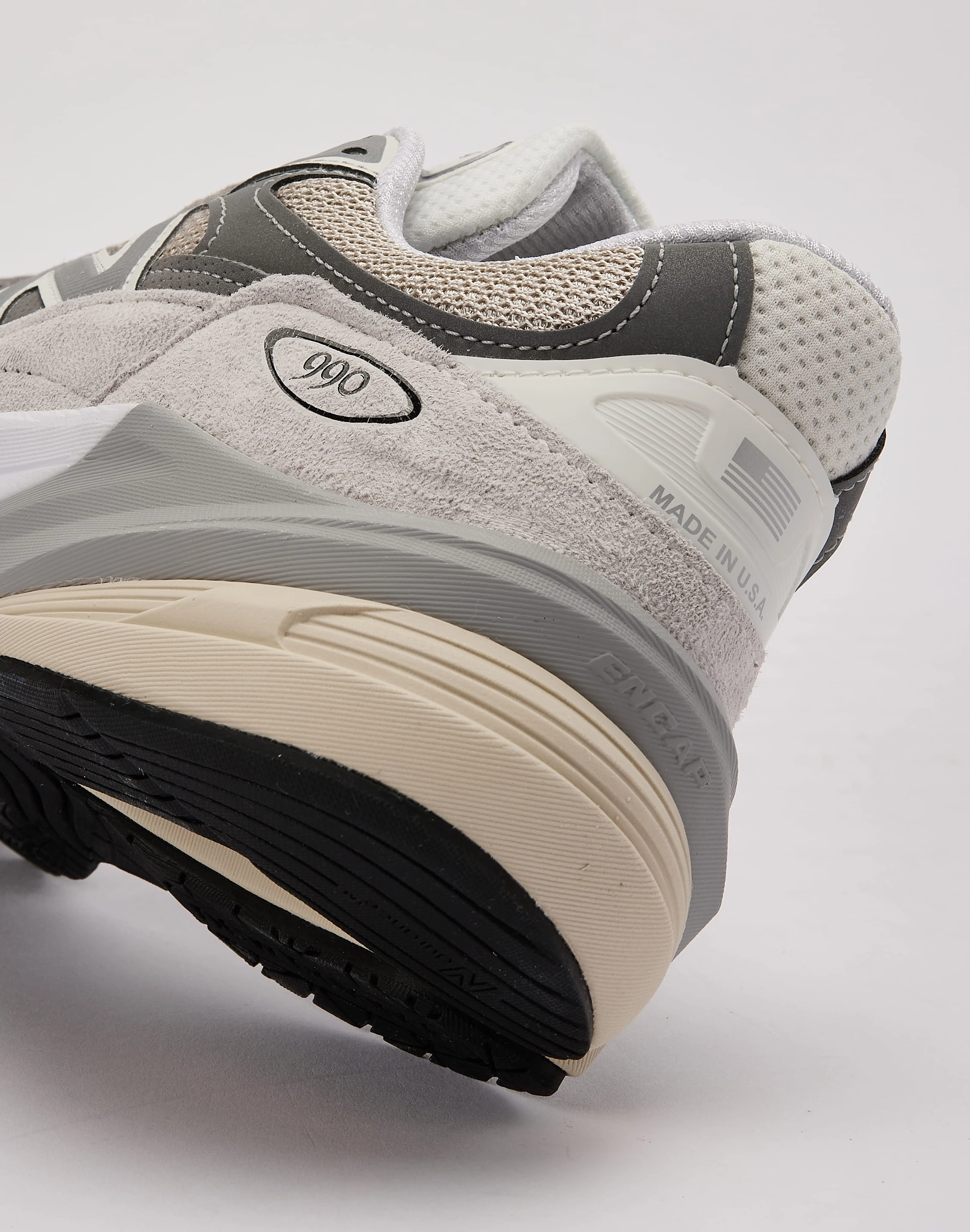 New Balance MADE In USA 990v6 Gradient Compression Zones