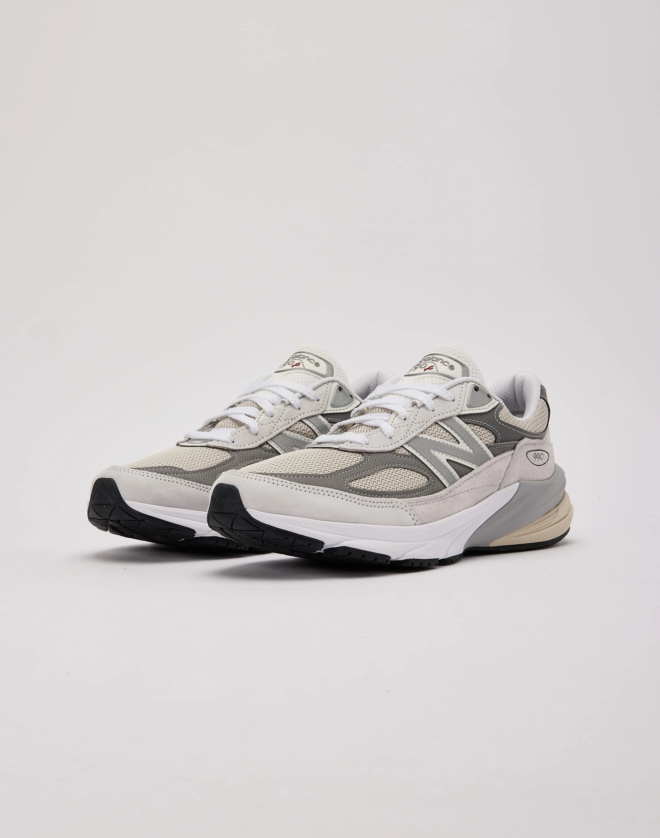 adjustable - fit running shoes New Balance MADE In USA 990v6