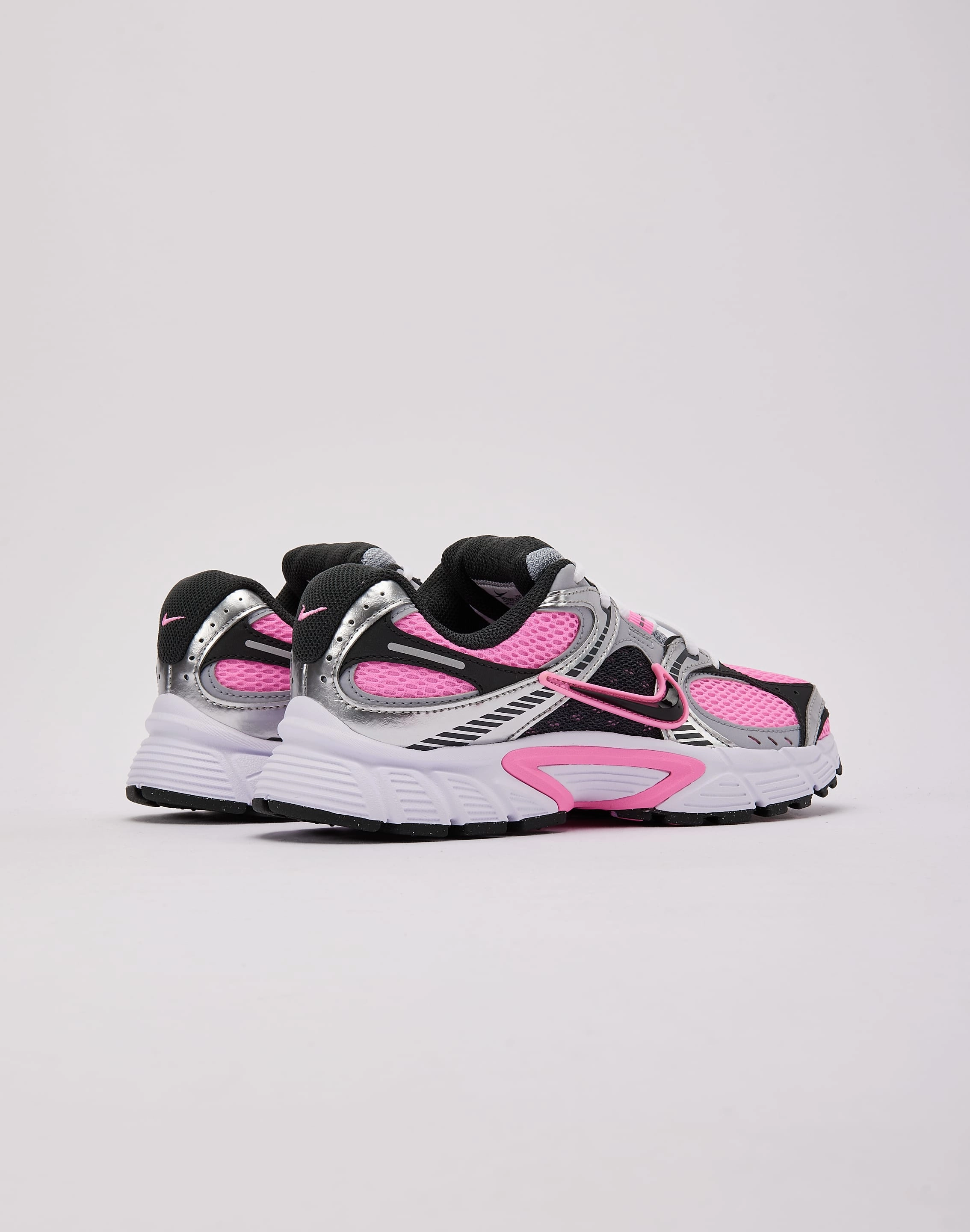 road durability embroidered - finish - design shoes Nike V5 RNR