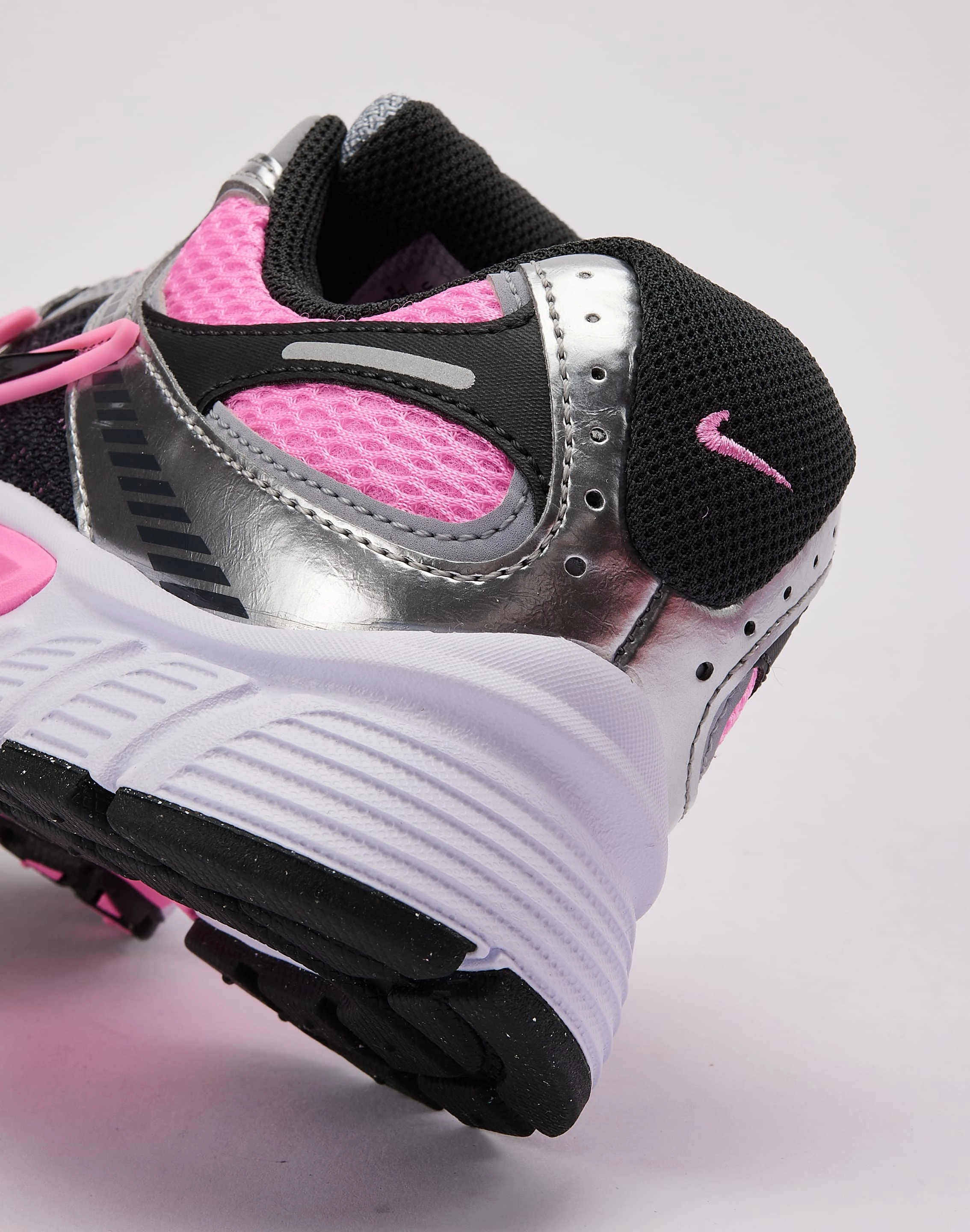 stain - resistant shoe feature early - morning Nike V5 RNR