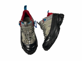 Ventilated Shoes Designer By Burberry In Grey, Size: 8