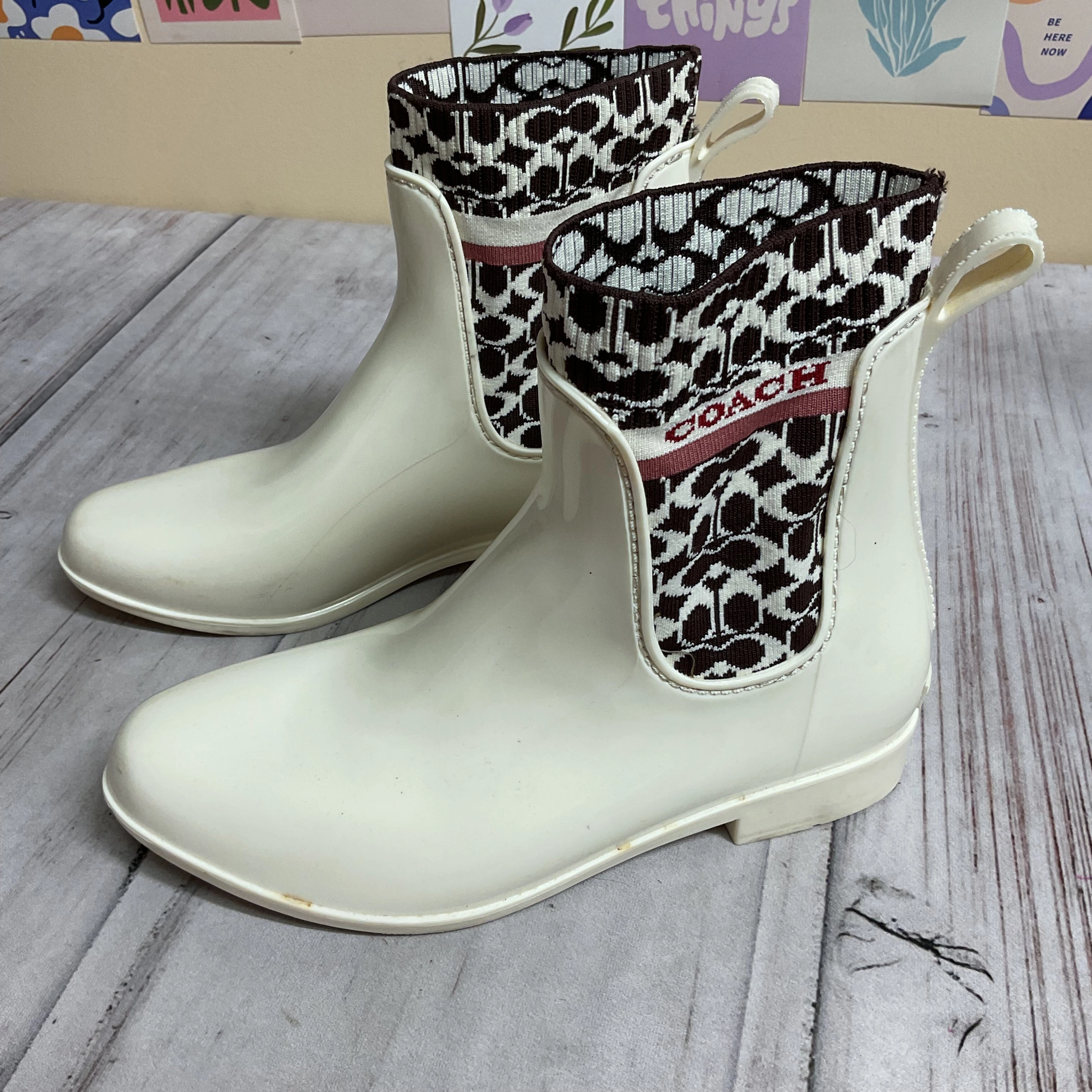 Shoes Designer By Coach In White, Size:9 Beach Vibe