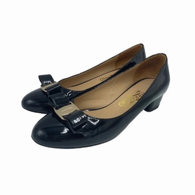 Calm Step Shoes Designer By Ferragamo In Black, Size: 7.5