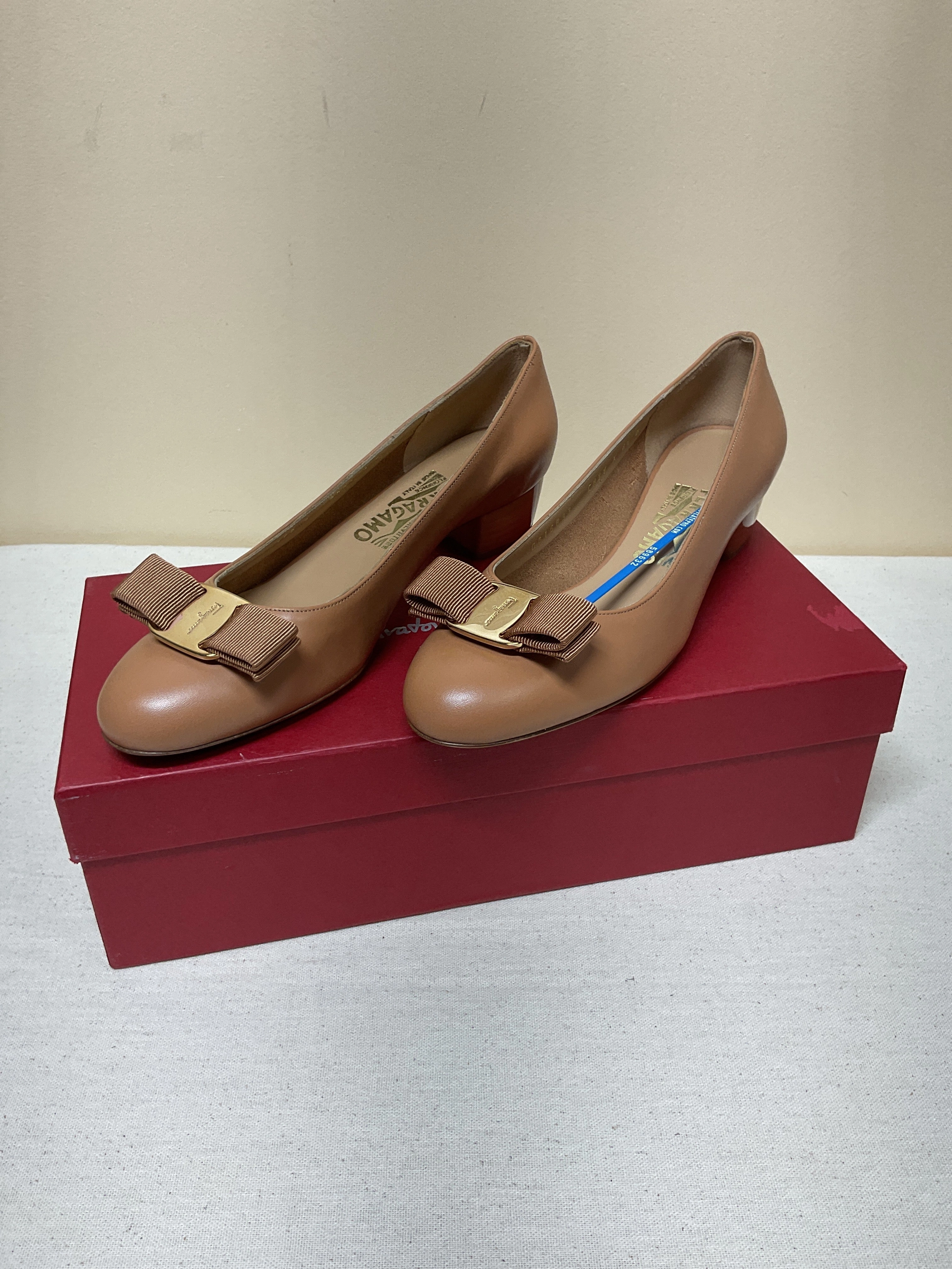 Shoes Designer By Ferragamo In Tan, Size:6.5 Autumn Cool Ocean Walk