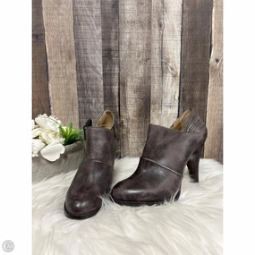 Shoes Designer By Frye In Taupe, Size: 7.5 shape fit