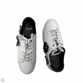 Quick Drying Casual Wear Shoes Designer By Karl Lagerfeld In White, Size: 11