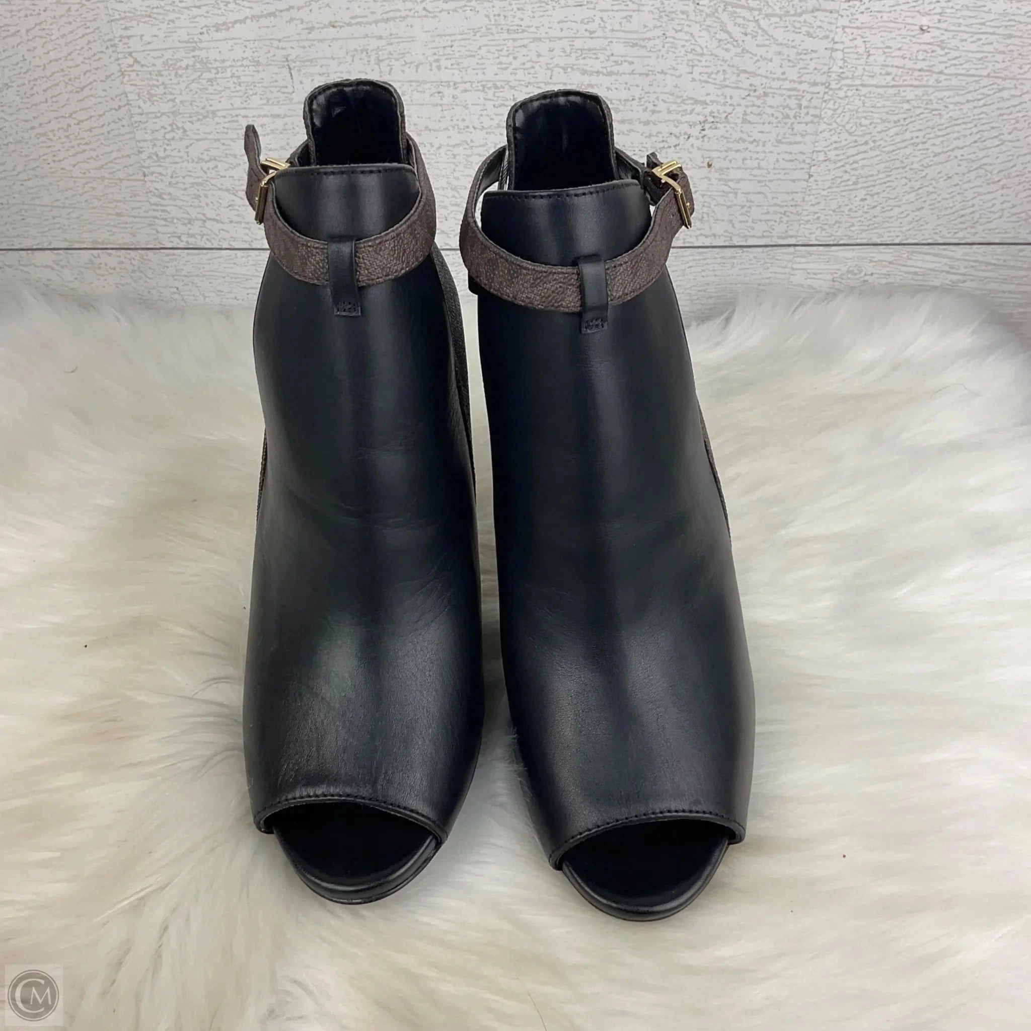 Quick Pack Quick Dry Technology Shoes Designer By Michael Kors In Brown, Size: 9