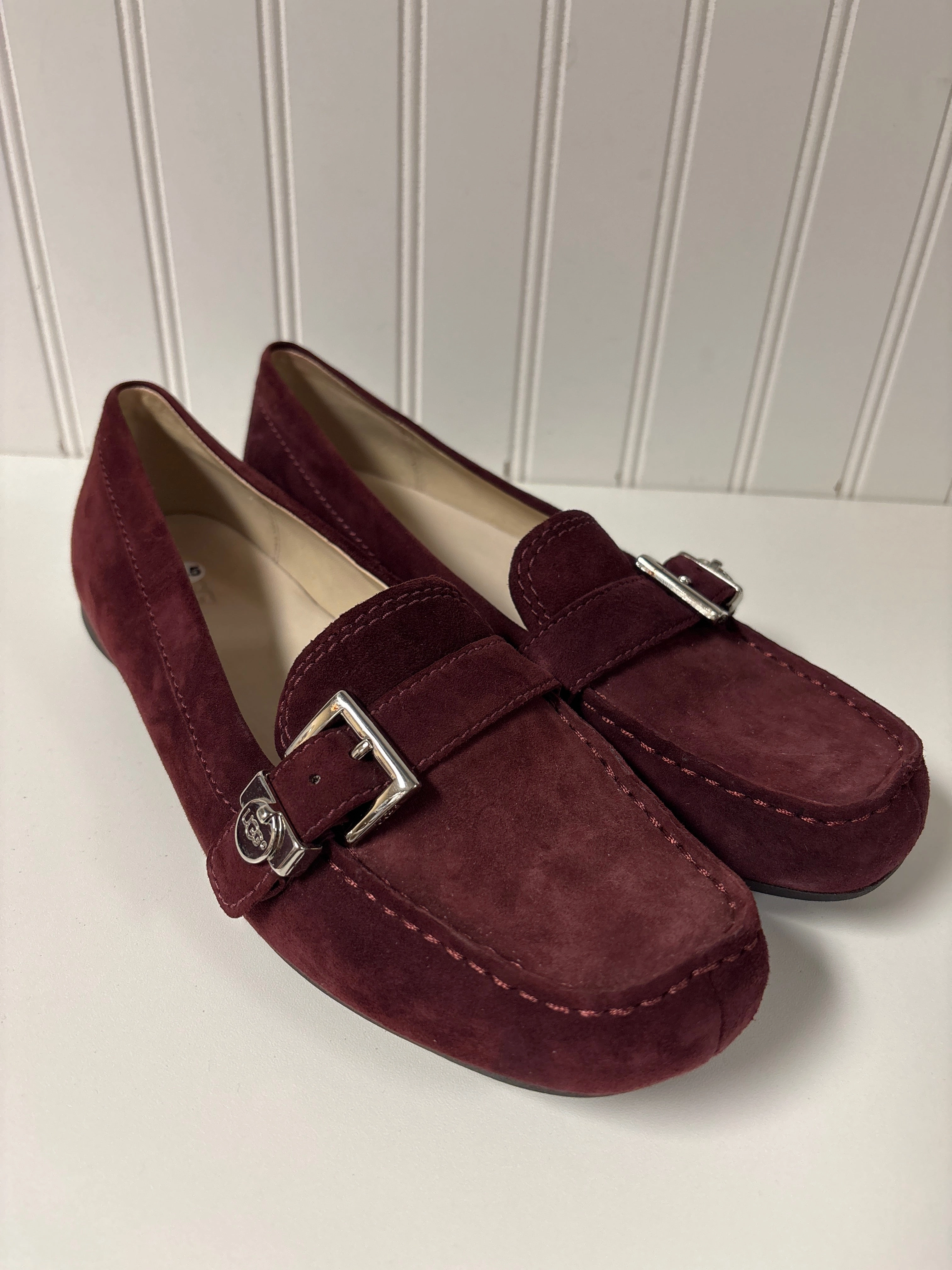 Slip On Style Feather Light Urban Stroll Shoes Designer By Ugg In Maroon, Size: 8.5