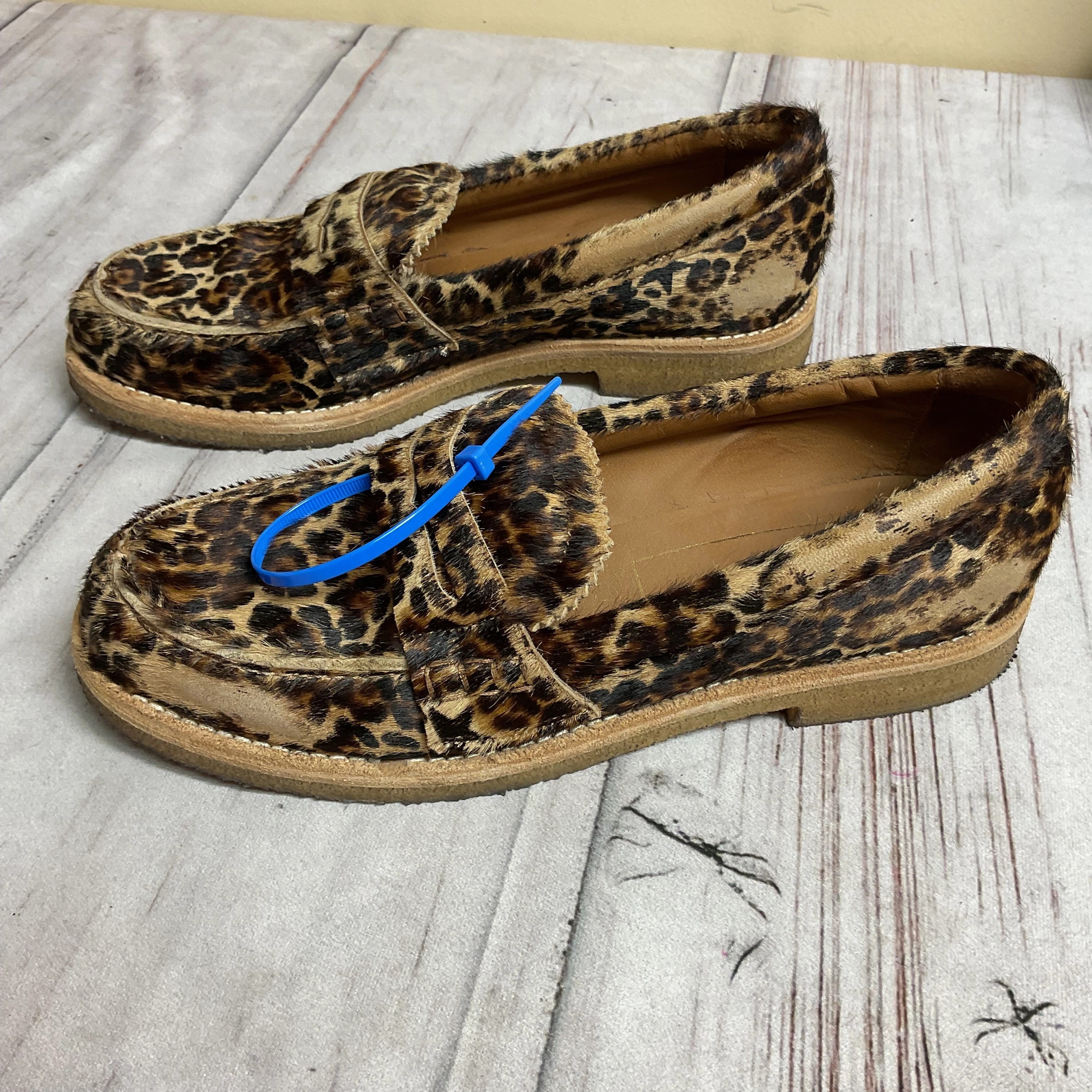 Shoes Luxury Designer By Golden Goose In Animal Print, Size: 39 Synthetic