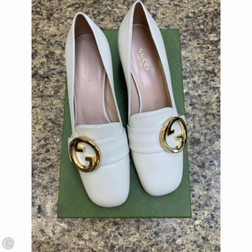 Shoes Luxury Designer By Gucci In Beige, Size: 7.5 Clean White