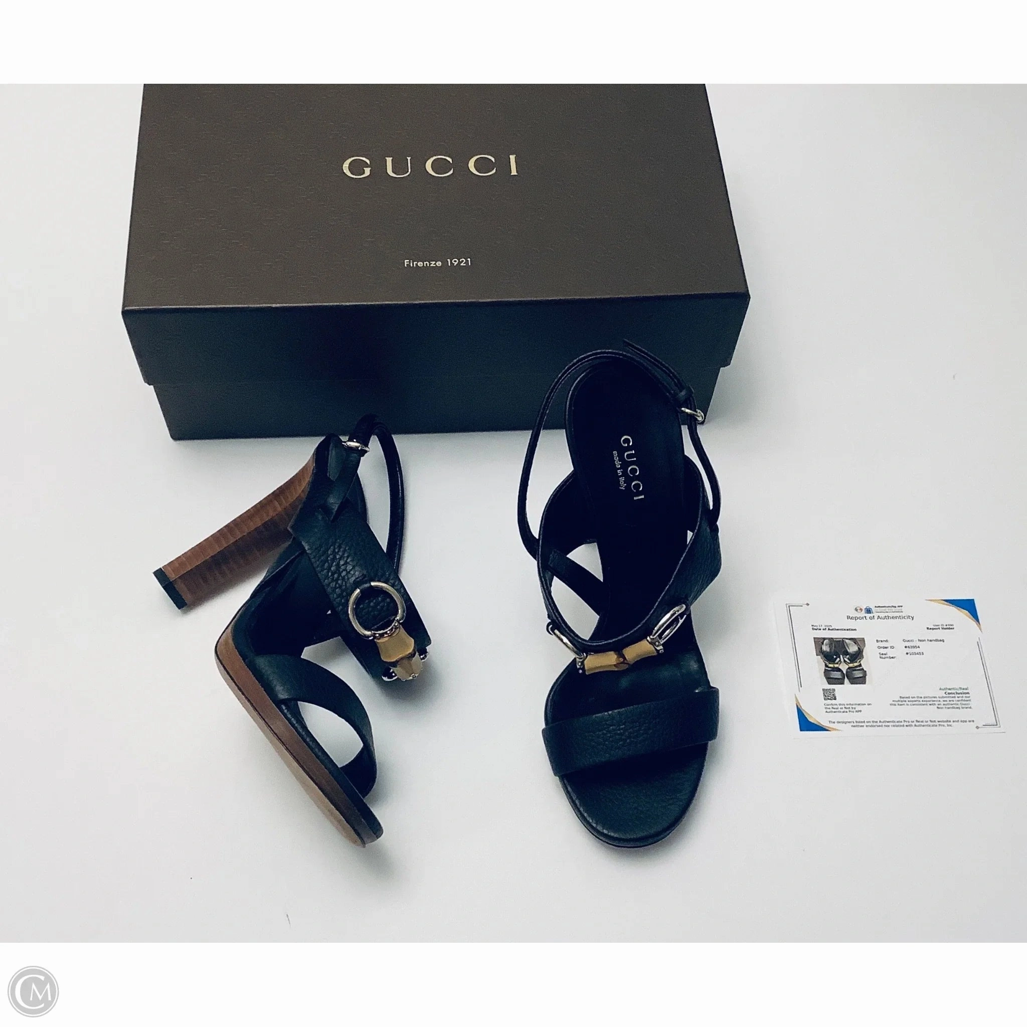 Memory Foam Cushioning Shoes Luxury Designer By Gucci In Black, Size: 6.5