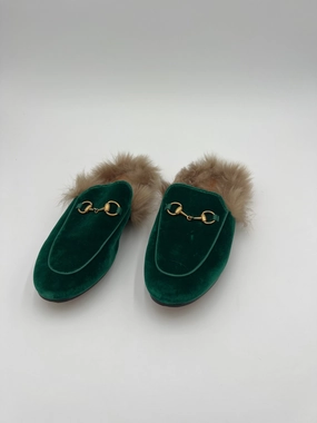 Office Cool Shoes Luxury Designer By Gucci In Green, Size: 8