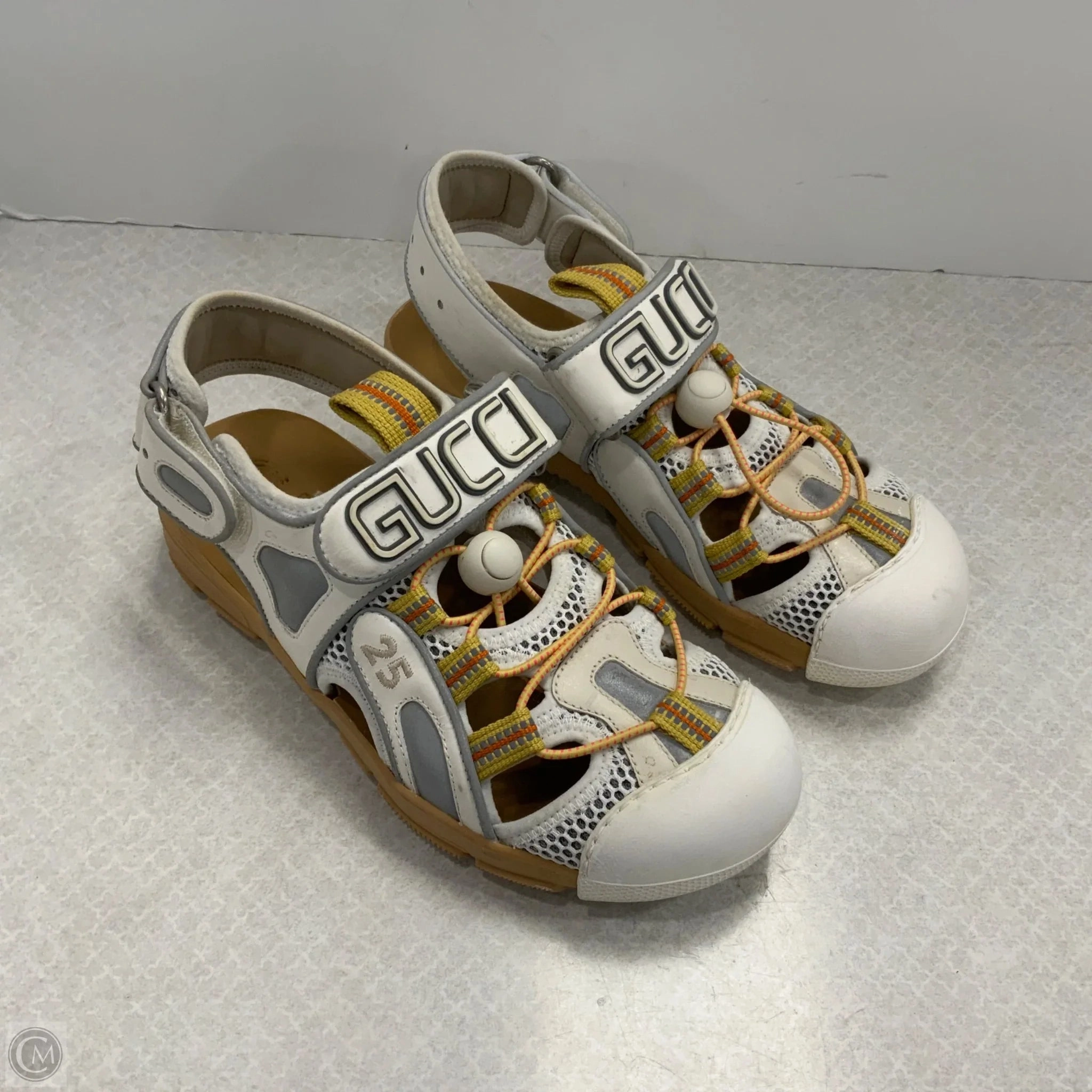 Non Slip Wellness Seekers Shoes Luxury Designer By Gucci In White, Size: 6