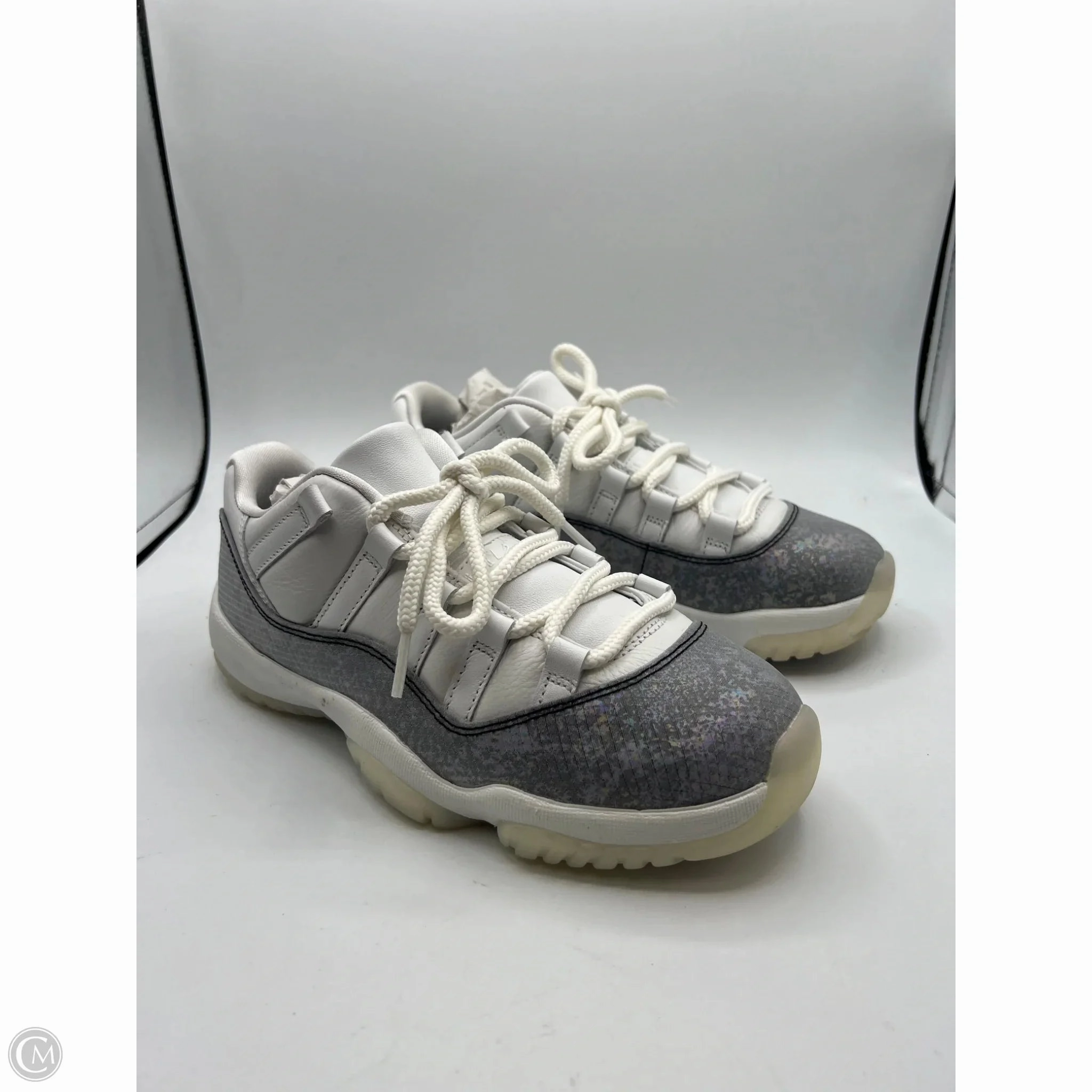 Shoes Luxury Designer By Jordan In Grey & White, Size: 6.5 Slip Safe Secure