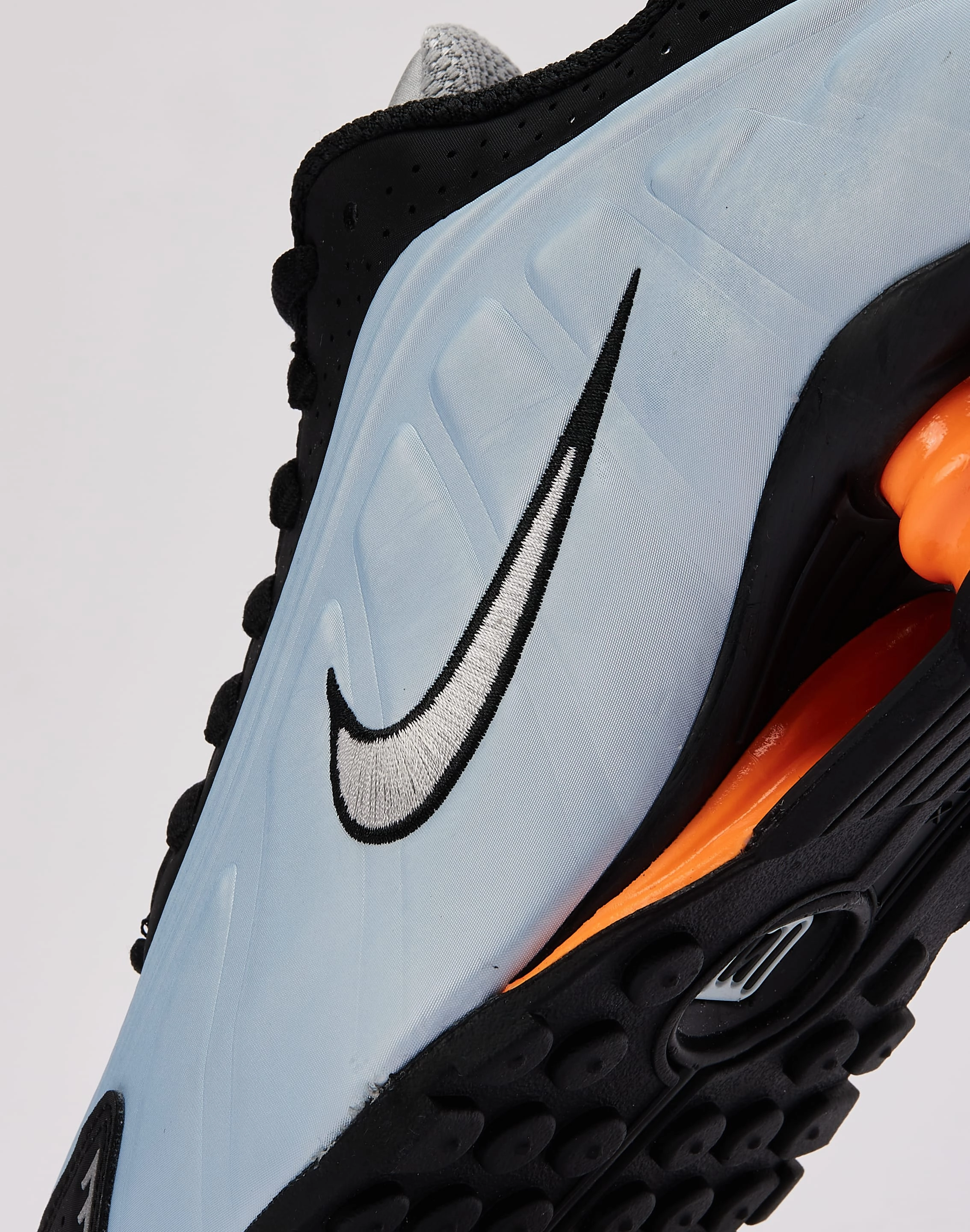 Low Profile Nike Shox R4