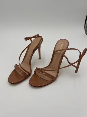 Wide fit Shoes Luxury Designer By Gianvito Rossi In Tan, Size: 8