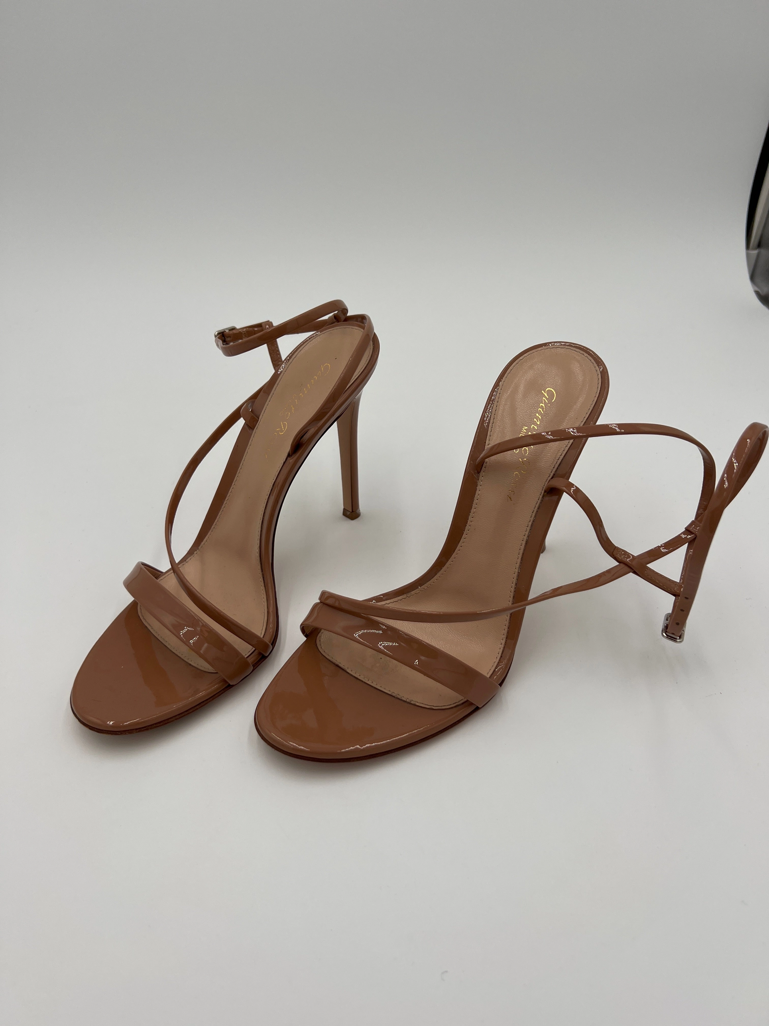 Wide fit Shoes Luxury Designer By Gianvito Rossi In Tan, Size: 8