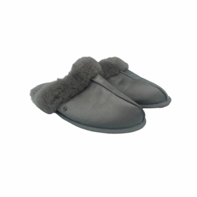 Flexible Outsole Stitch Free Construction Slippers Designer By UGG In Size 11