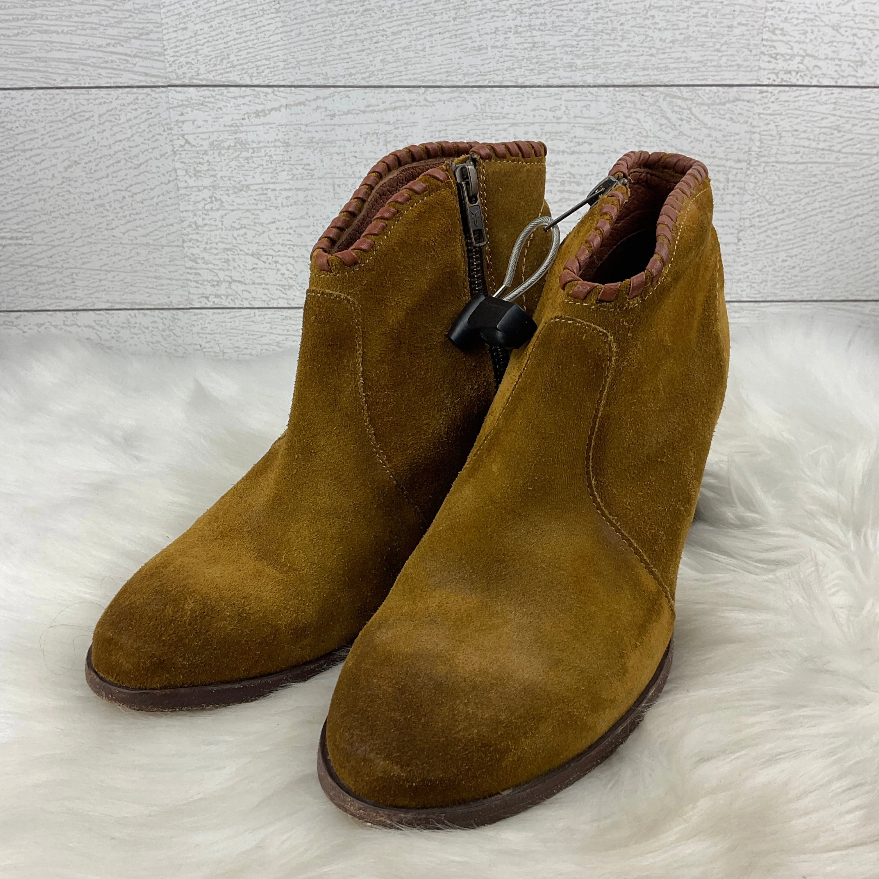 Boots Designer By Frye  Size: 8 Field Fast