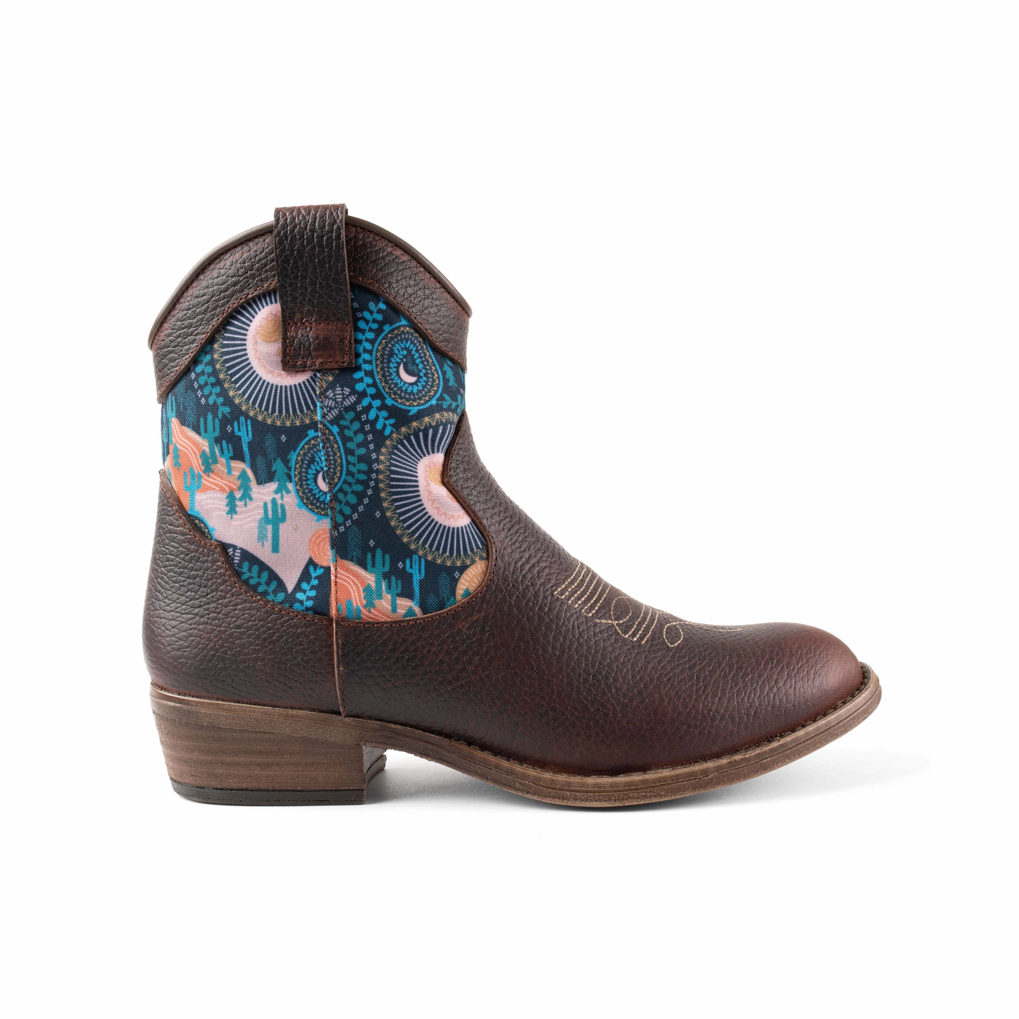 natural materials Minimal Mood Socorro Western Boot