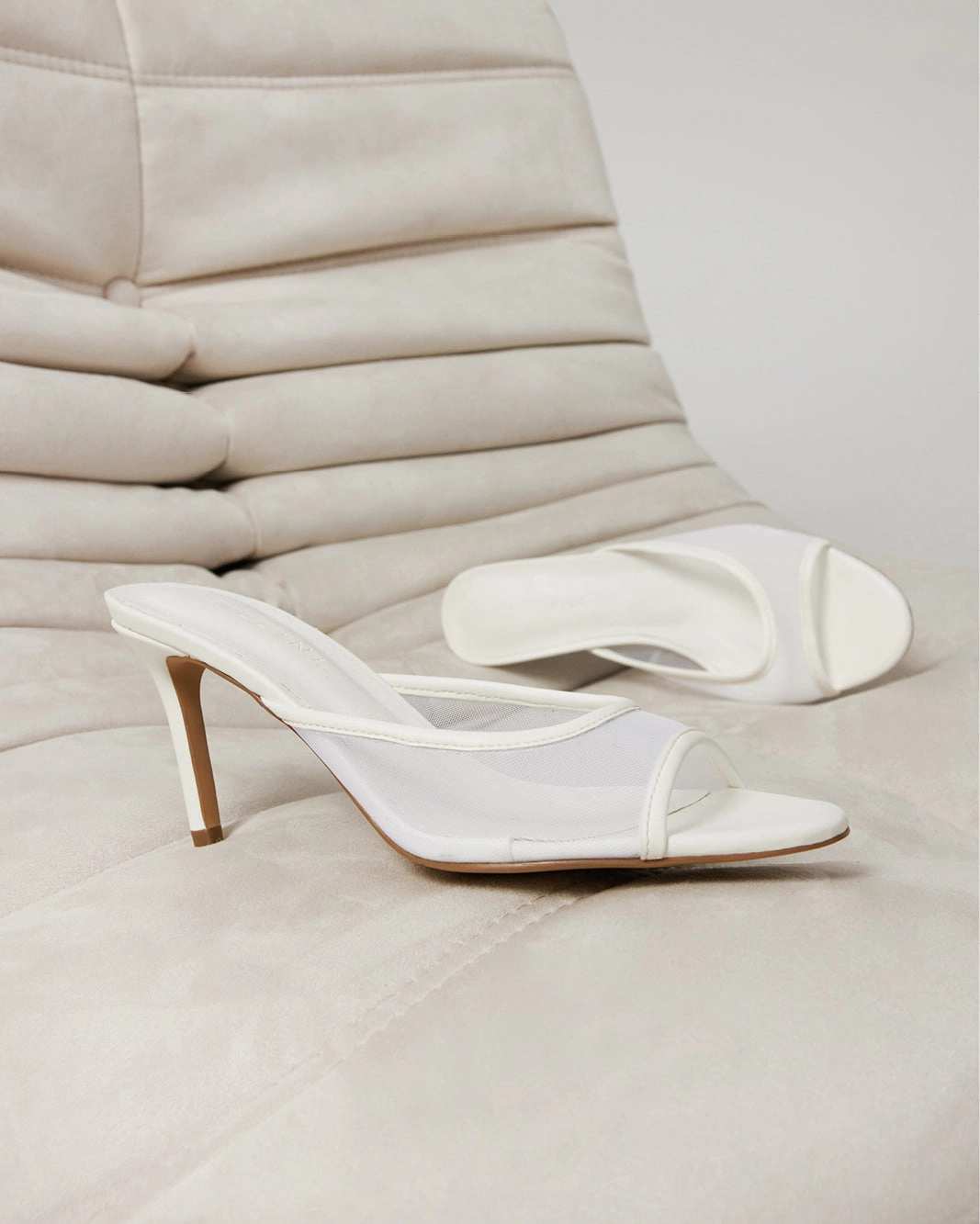 ISHI - WHITE MESH Paris Chic Head Spark