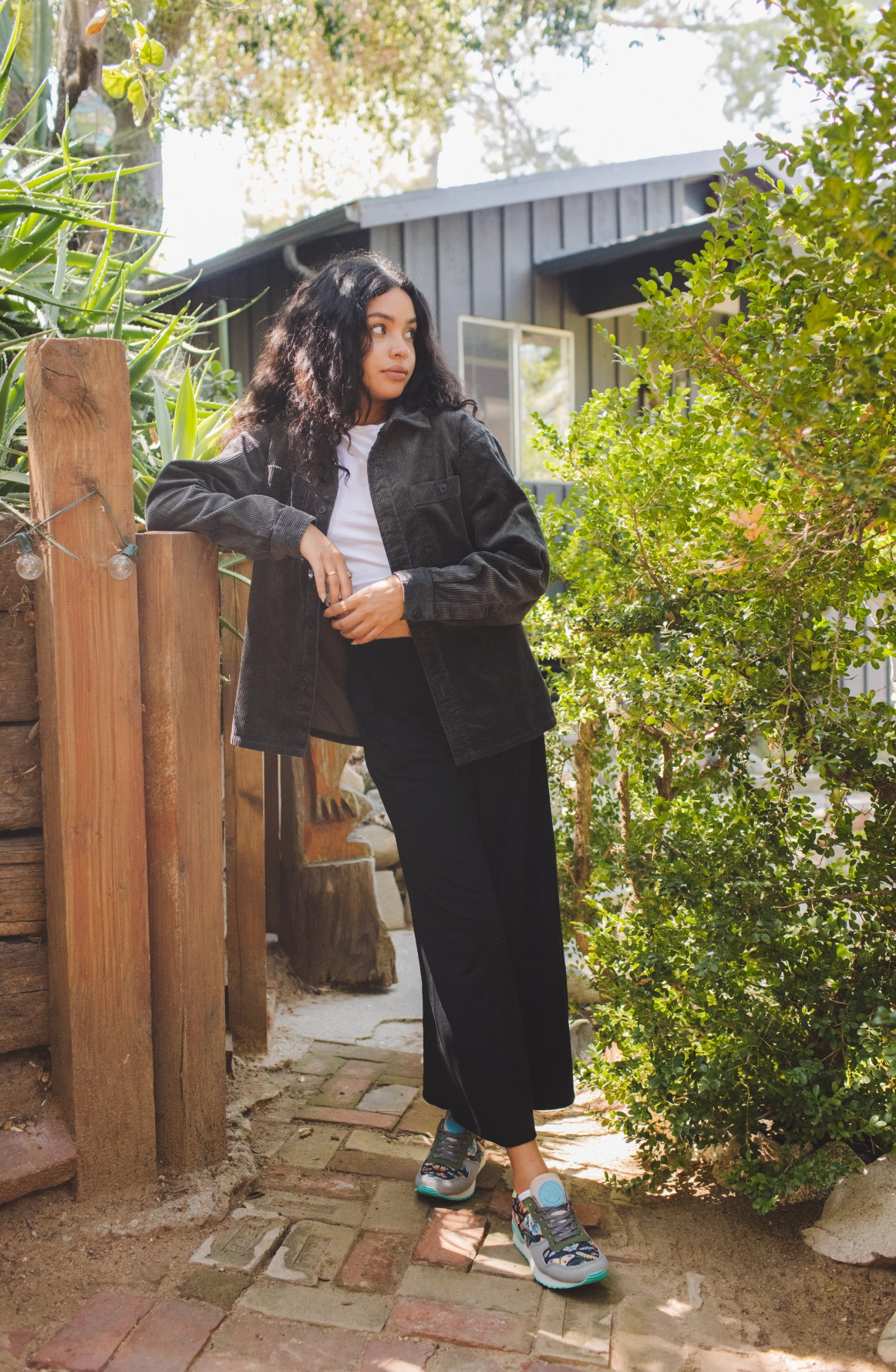 Flutterby - Vegan Jogger Glam stability